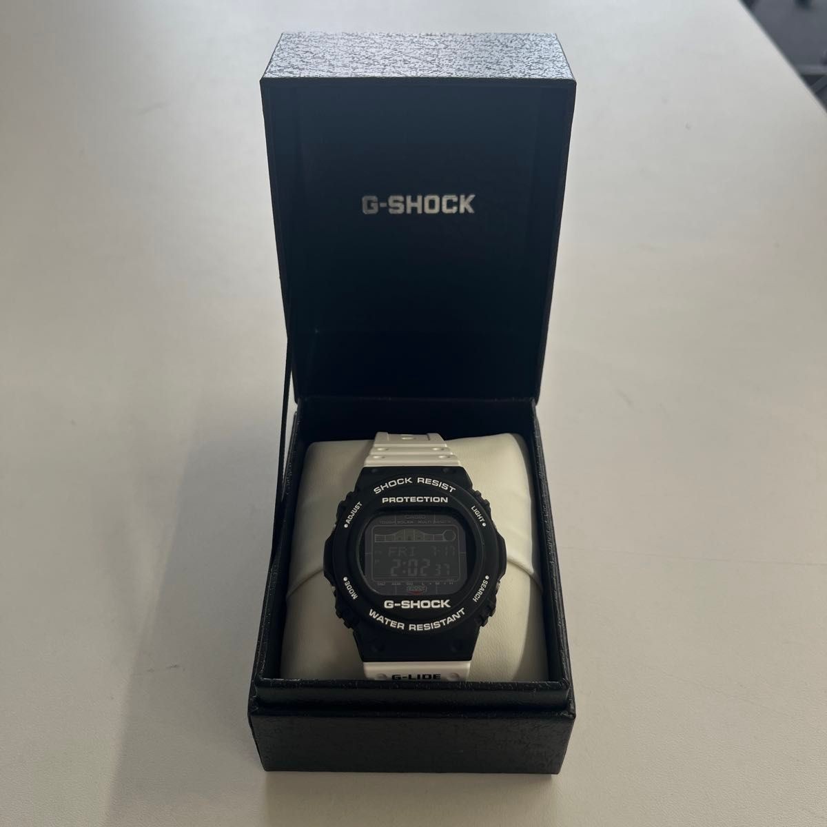 Casio G-SHOCK G-LIDE GWX-5700SSN Solar Radio White Black Japan Used