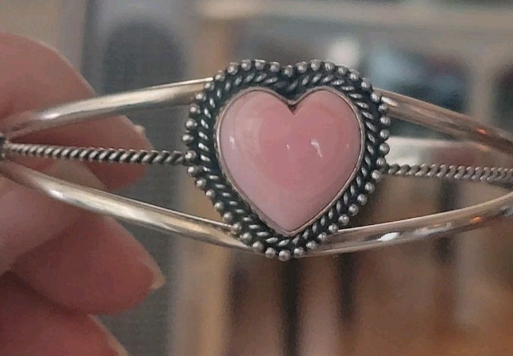 New Sterling Silver & Natural Pink Conch Heart Cuff Bracelet