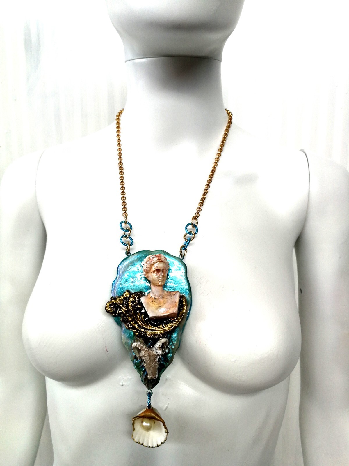 Luxury Jewelry Belle Epoque Art Deco Nouveau Necklace Pendant Woman Shell Animal