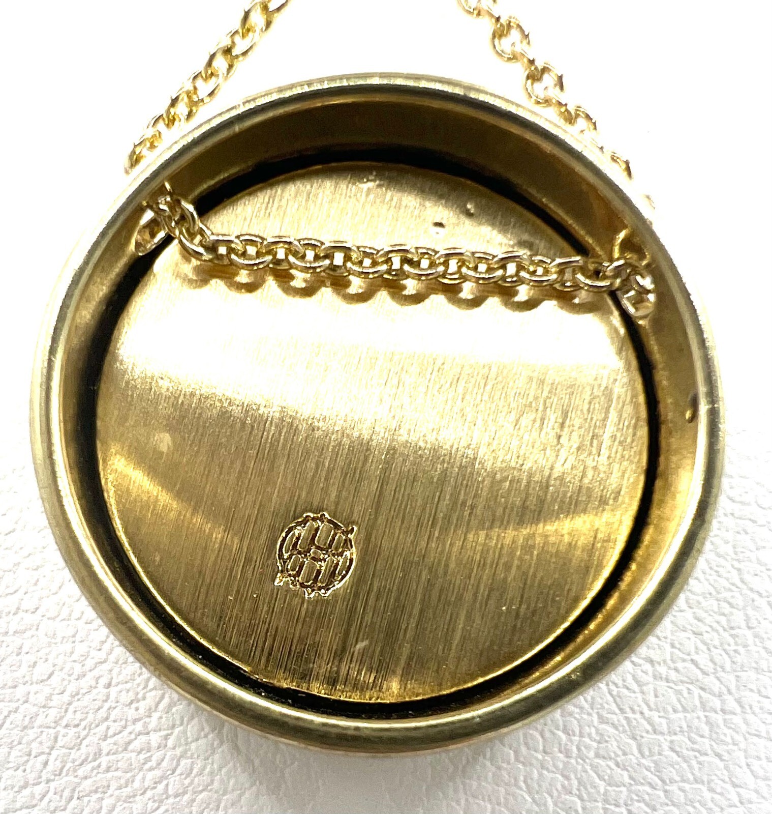House of Harlow 1960 Small Gold tone starburst w/rhinestones pendant necklace