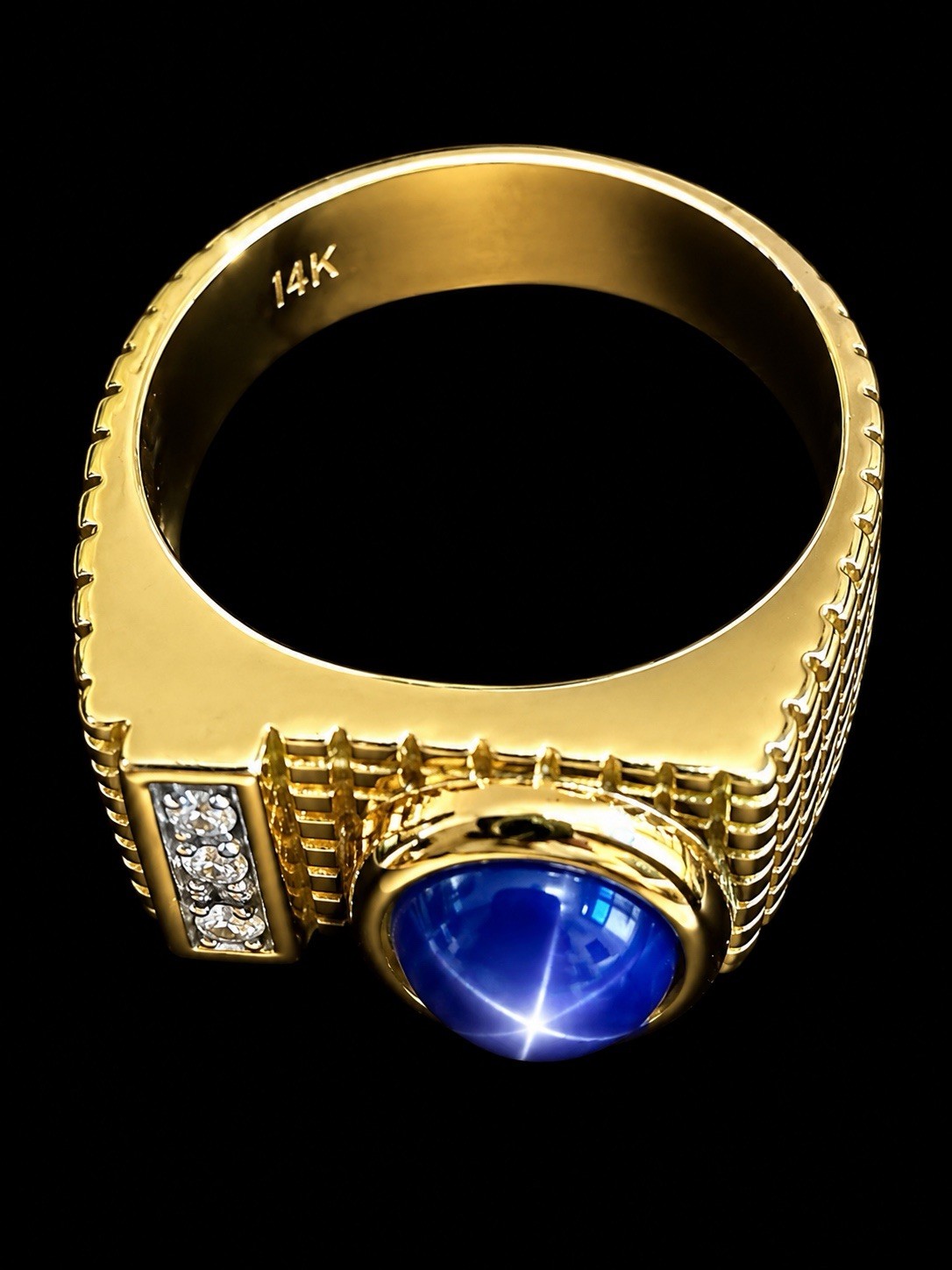 Vintage Men’s 14K Yellow Gold Linde Blue Star Sapphire Cabochon & Diamond Ring