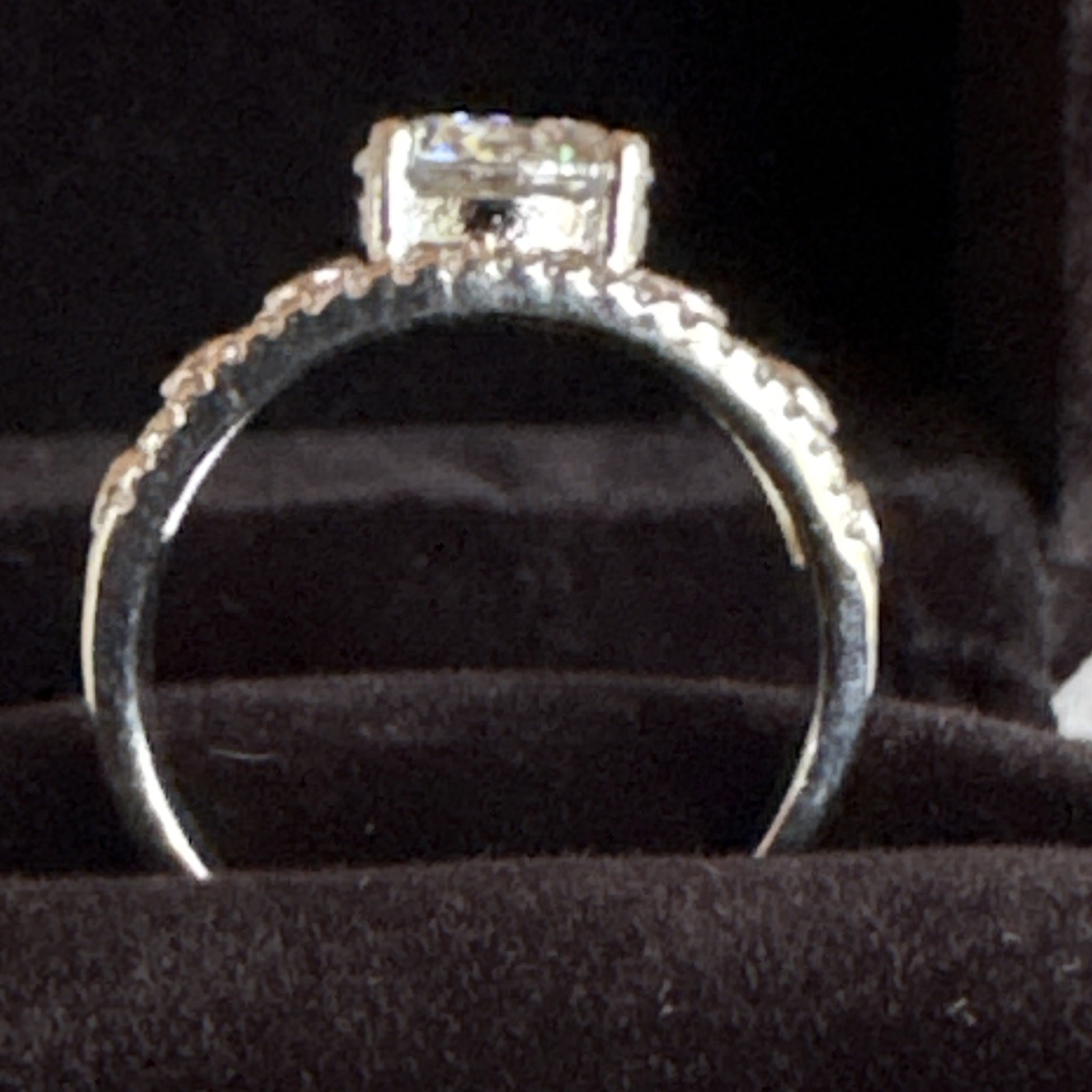 Sz 8 2.0ctw GRA Certified D Color Round Moissanite Ring CR7223