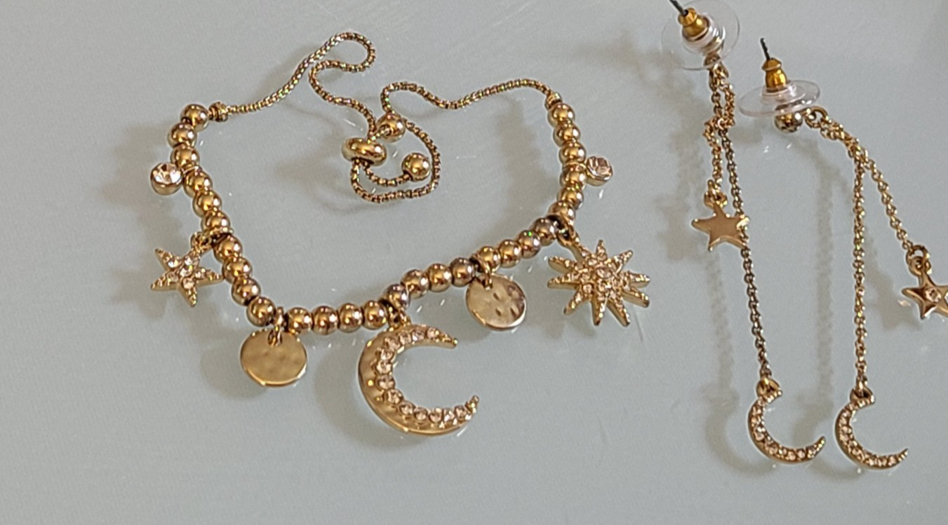 Vintage Unsigned Celestial Moon & Stars Necklace Silver Tone Baroque Pearl Resin