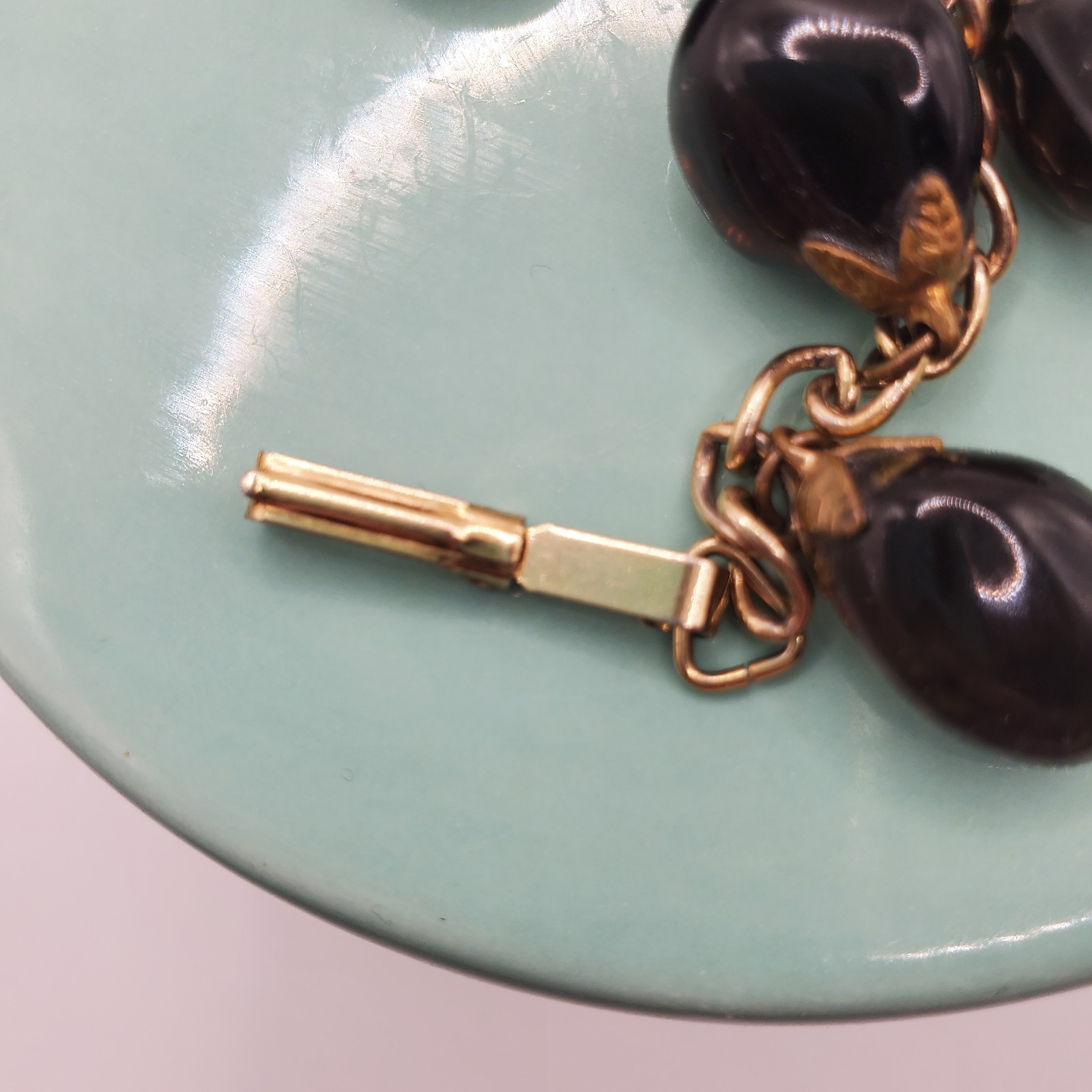 Vintage Mid Century Smoky Gray Teardrop Tumble Stone Drop Charm Bracelet Wt 29gr