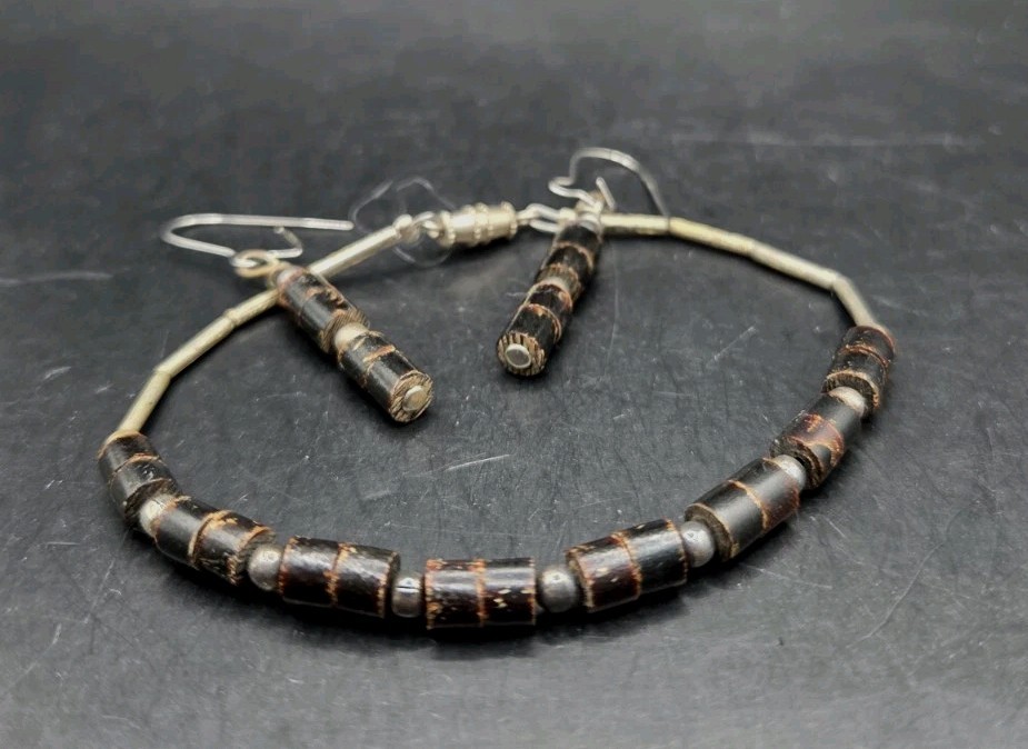 Vintage 1970s Beach Coconut Wood Bead Bracelet 7.5 In And Kidney Wire Earrings