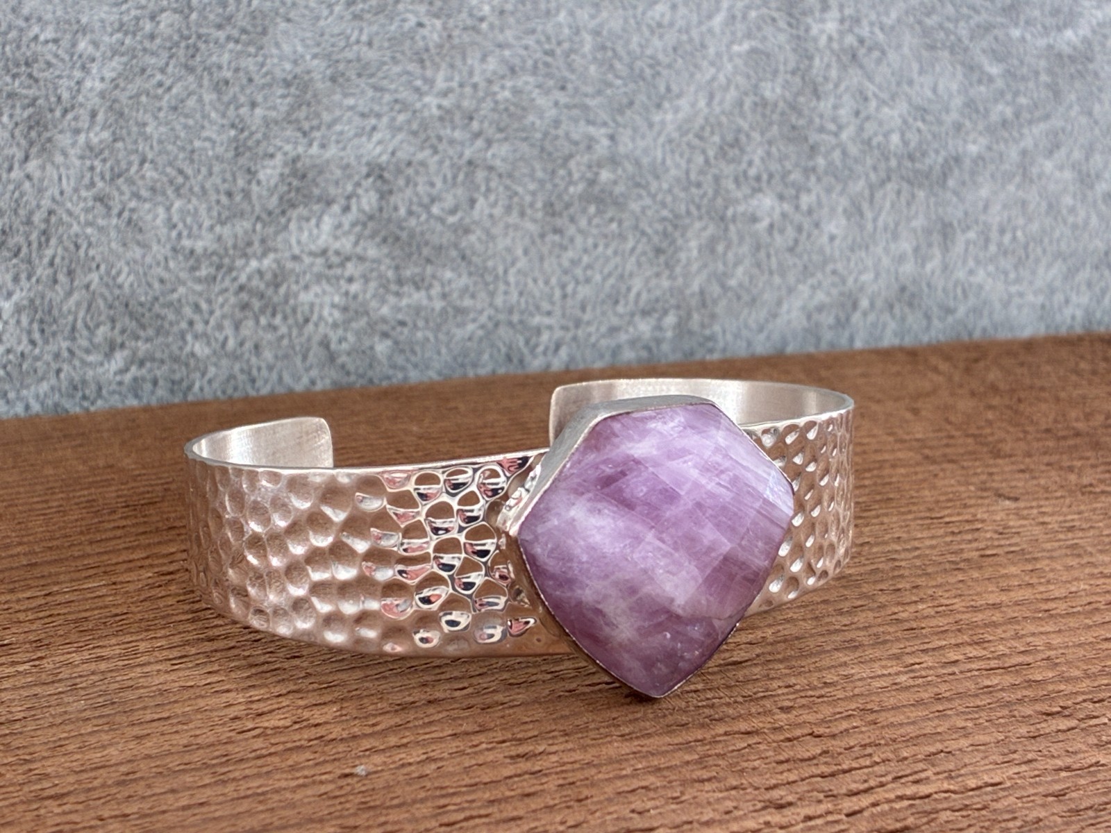 Jay King DTR Lavender Kunzite Hammered Sterling Silver Cuff Bracelet HSN Box 6in