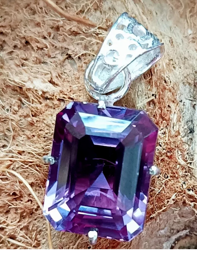 Natural 18.60 CT Color Change Alexandrite Certified Gemstone Pendant 925 Silver