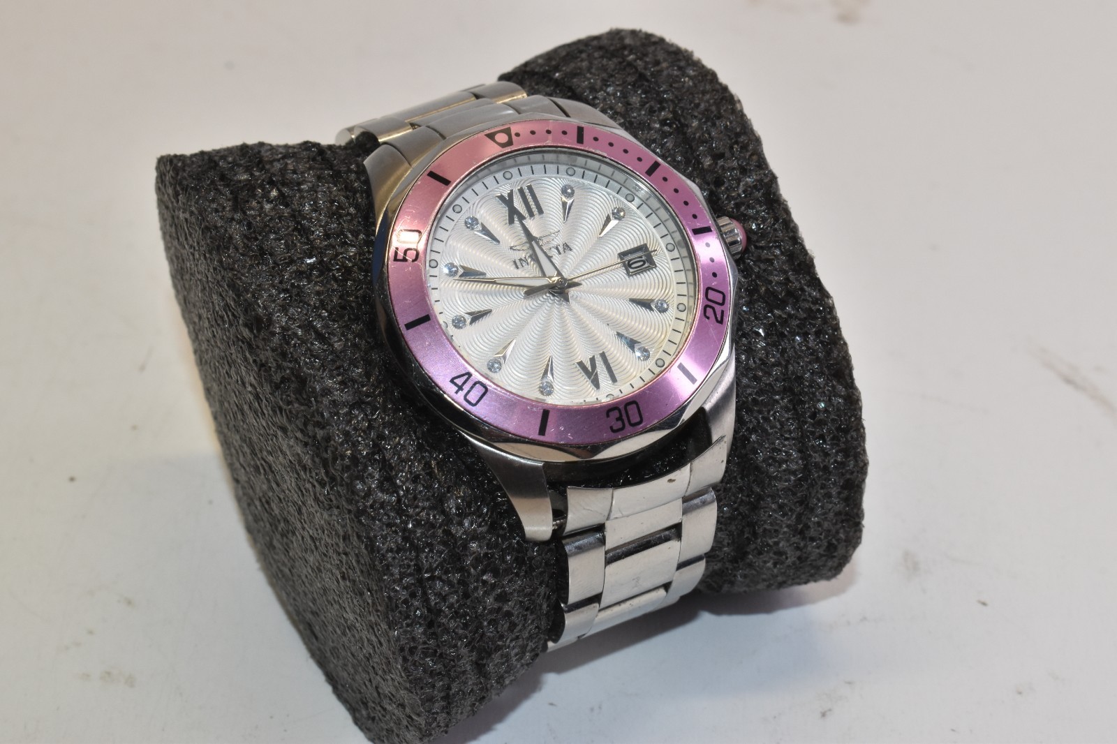 Invicta Pro Diver Ladies Wrist Watch Model Model 21906 Pink Flame Fusion 38mm