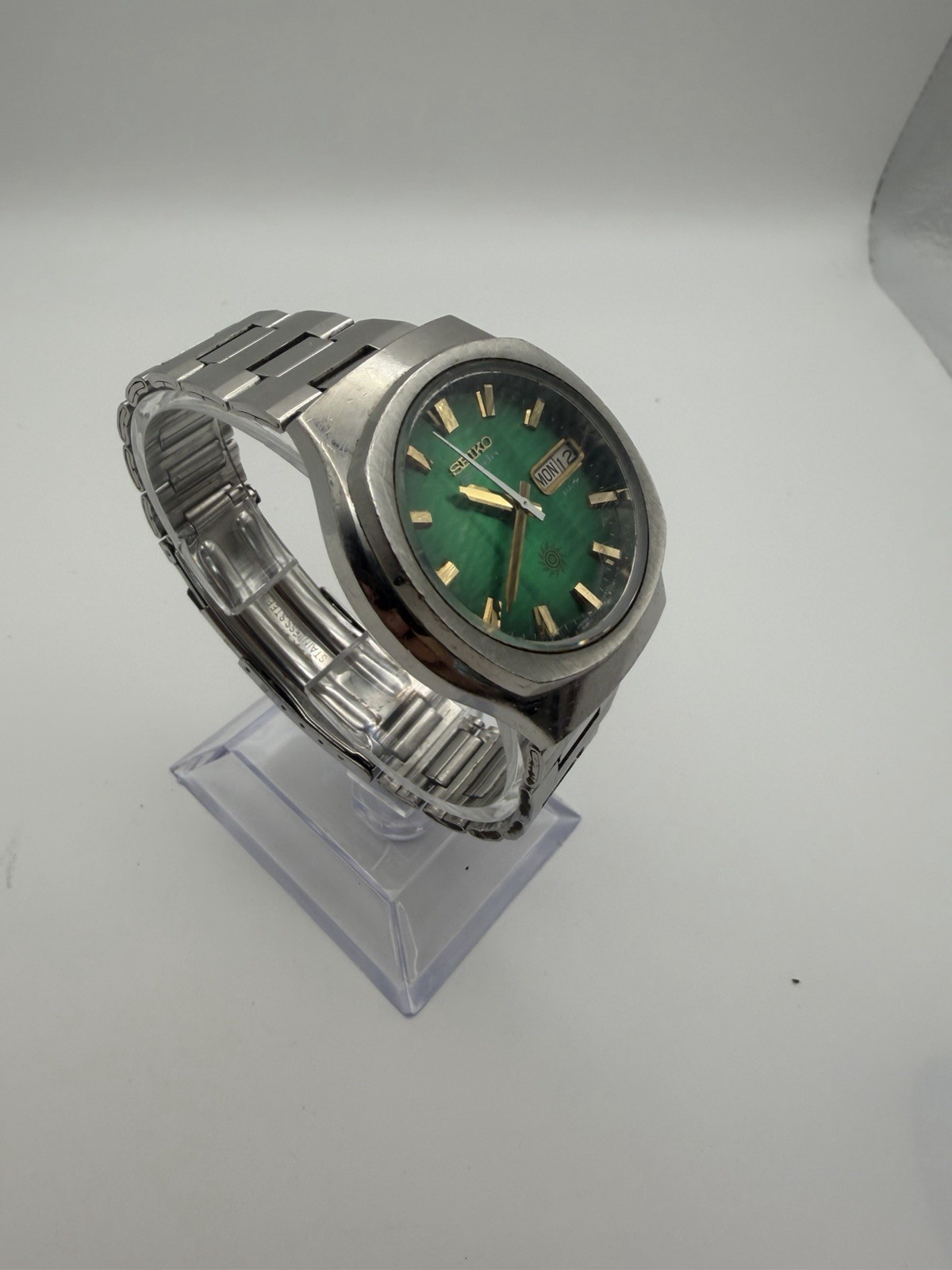 Vintage Seiko Debonair Automatic Green Dial Day Date Stainless Steel Watch