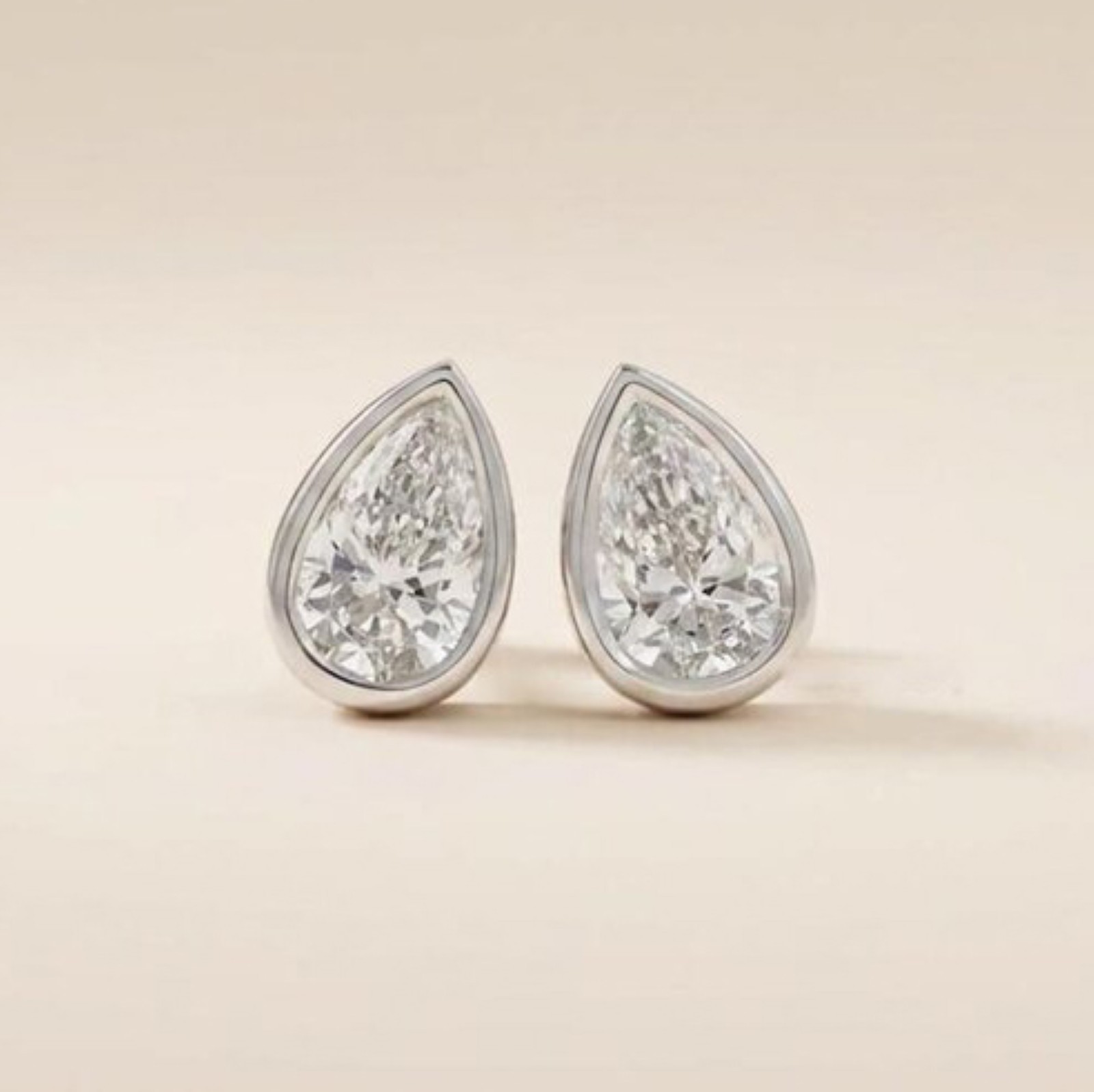 2 Ct Pear Cut VS1 IGI Certified Lab Grown Diamond Stud Earrings 14k White Gold