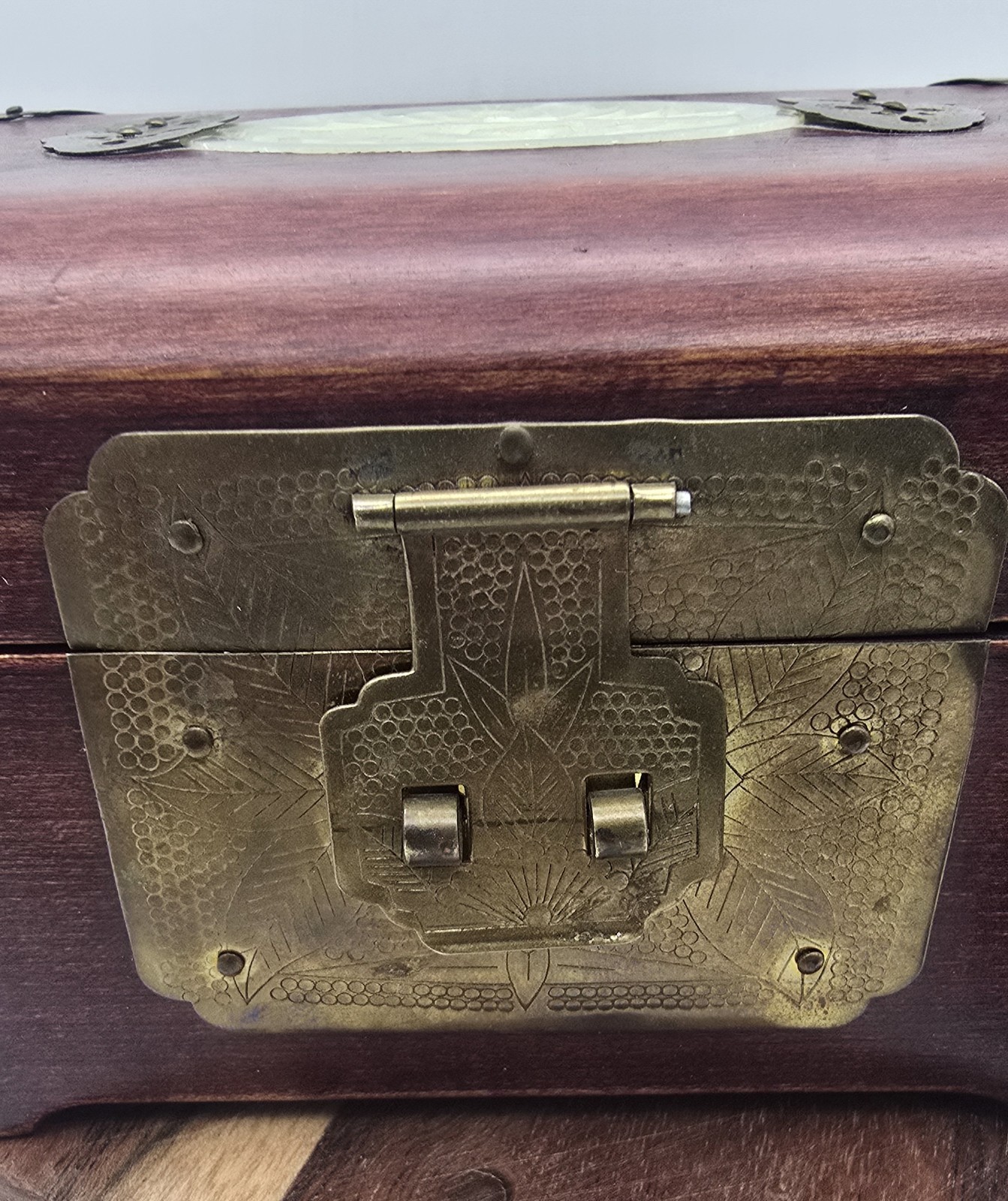VTG Shanghai – Rosewood Brass Jewelry Box – Carved Jade Medallion Asian * READ