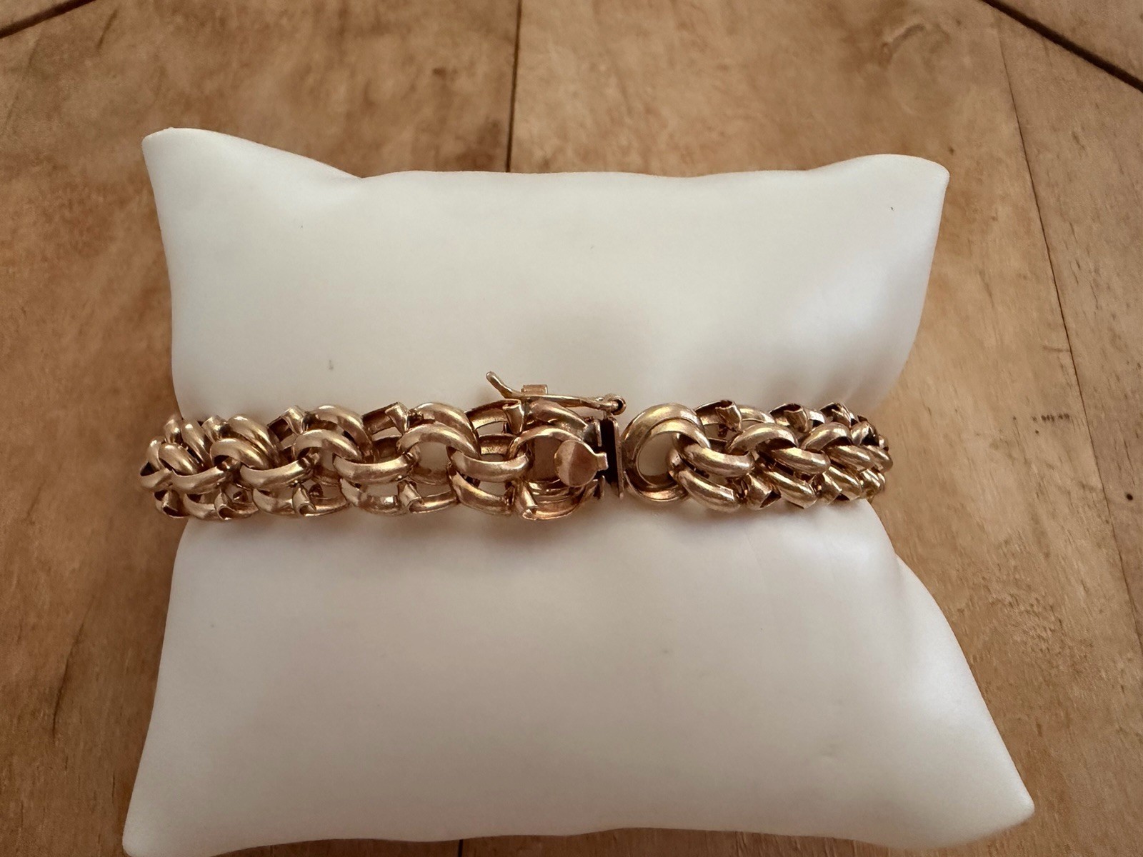 Vintage , American Jewelry 14K Gold Bracelet 7.5 inch Signed