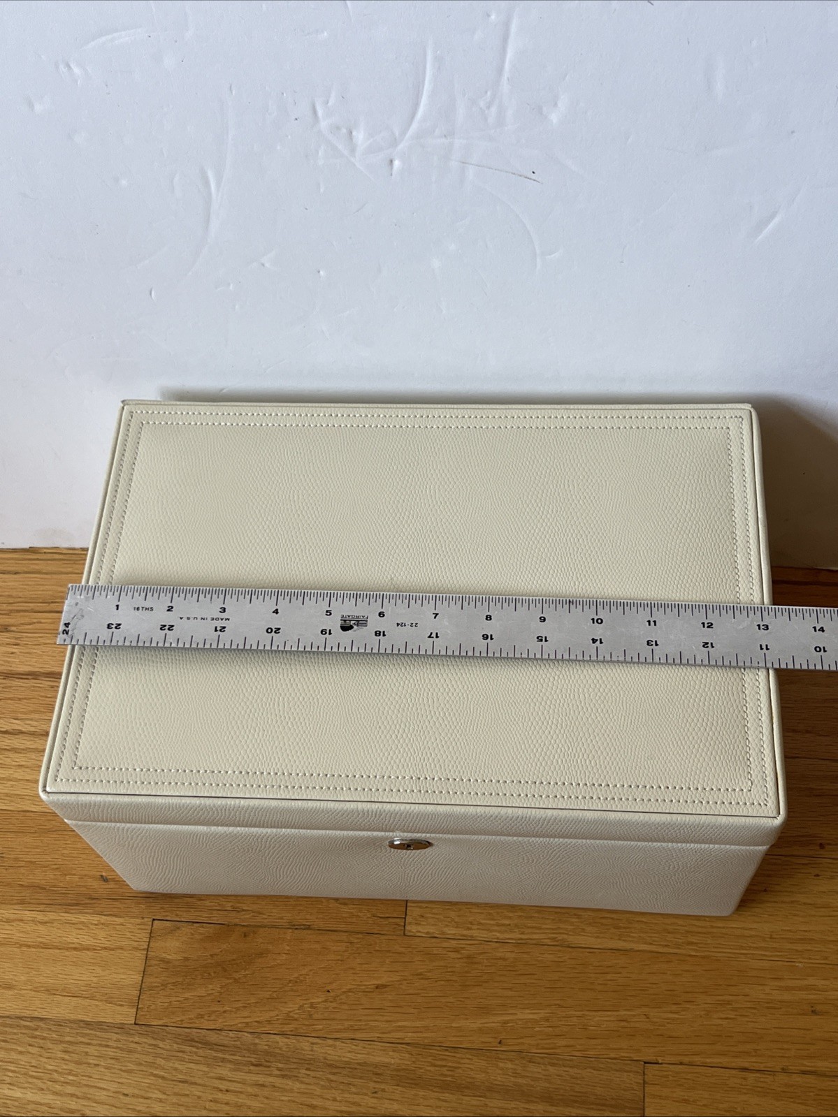 Wolf Pottery Barn Large Ivory Jewelry Box With Key Leatherette