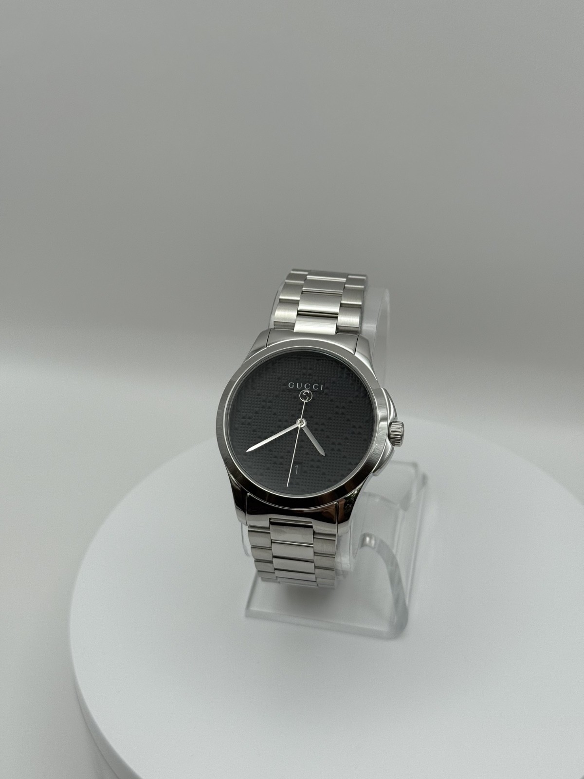 Versace VERD00318 Palazzo Empire white gold Stainless Steel Swiss Watch 43mm.