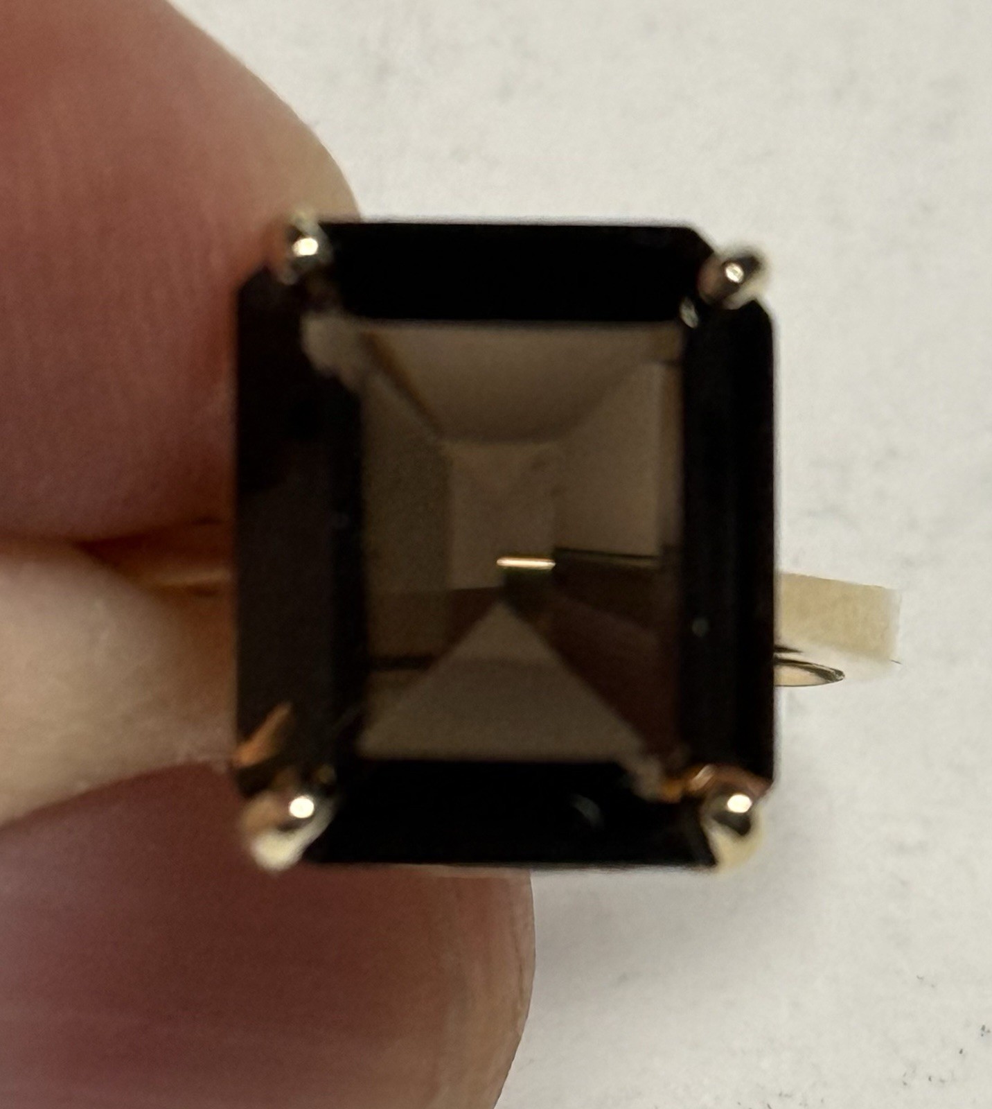 10k Yellow Gold Ring w/ Emerald Cut Smoky Quartz (size 5.5, 3.0 g) w/ Box