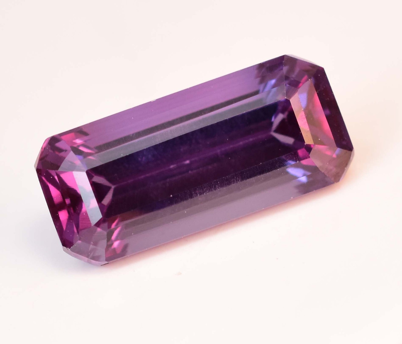 11.70 Ct Natural Color Change Alexandrite AGL Certified Loose Gemstone