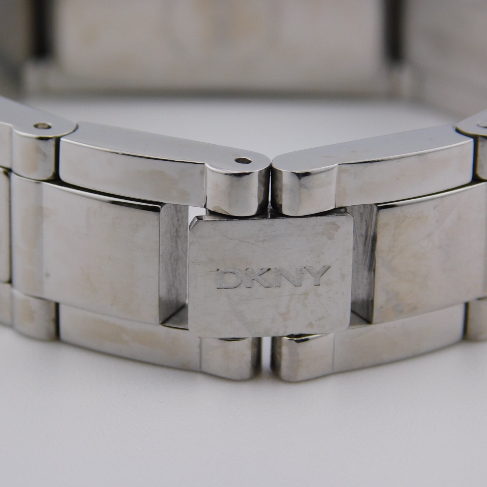 DKNY NY-3167 Solid Stainless Steel Quartz Analog Women’s Watch Sz.6″ New Battery
