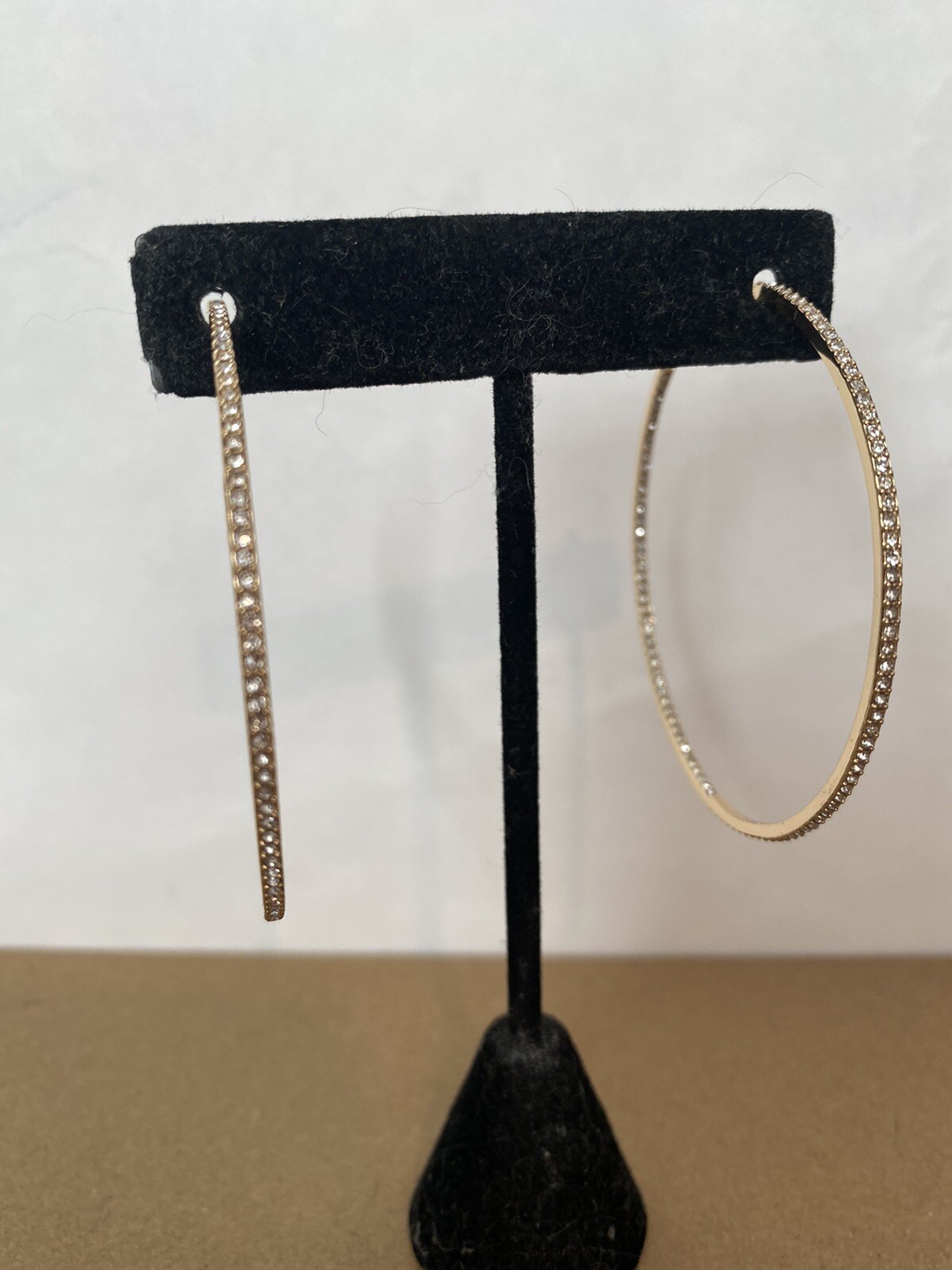 House Of Harlow 1960 Glass Crystal Stones Gold Tone Hoop Earrings 2.5” Gift Box