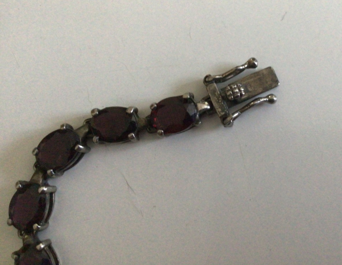STERLING SILVER & GARNET 8” BRACELET – MARKED 925 CNA THAILAND