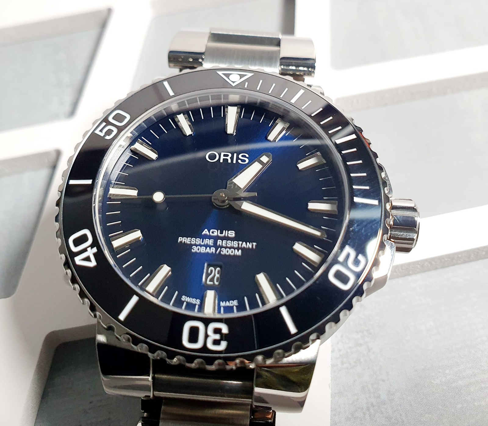 Oris Aquis Blue Dial Men’s Watch – 01 733 7730 4135 07 8 24 05PEB