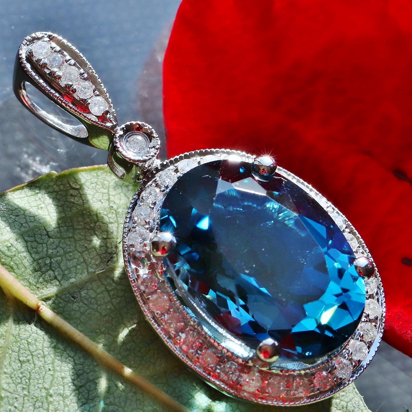 14k white gold pendant 11.50c London blue topaz diamond halo charm vintage 5.85g