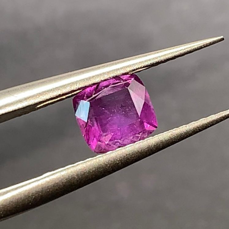 0.85Ct Natural Rare Purplish Pink Kashmir Sapphire
