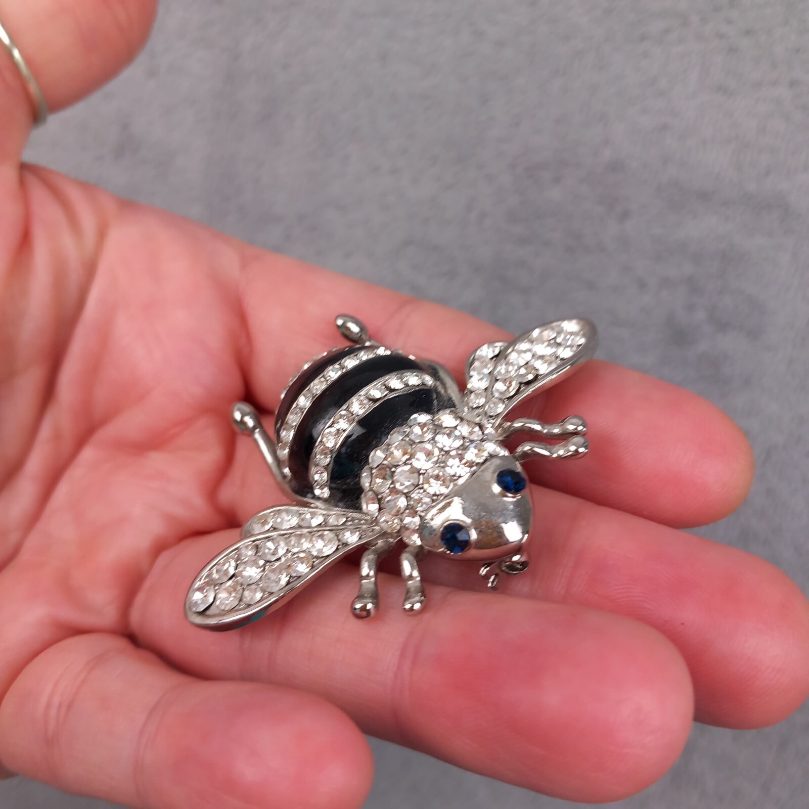 Vintage Silver Rhinestone Bumble Bee Brooch Pin Enamel Insect Y2K One Size
