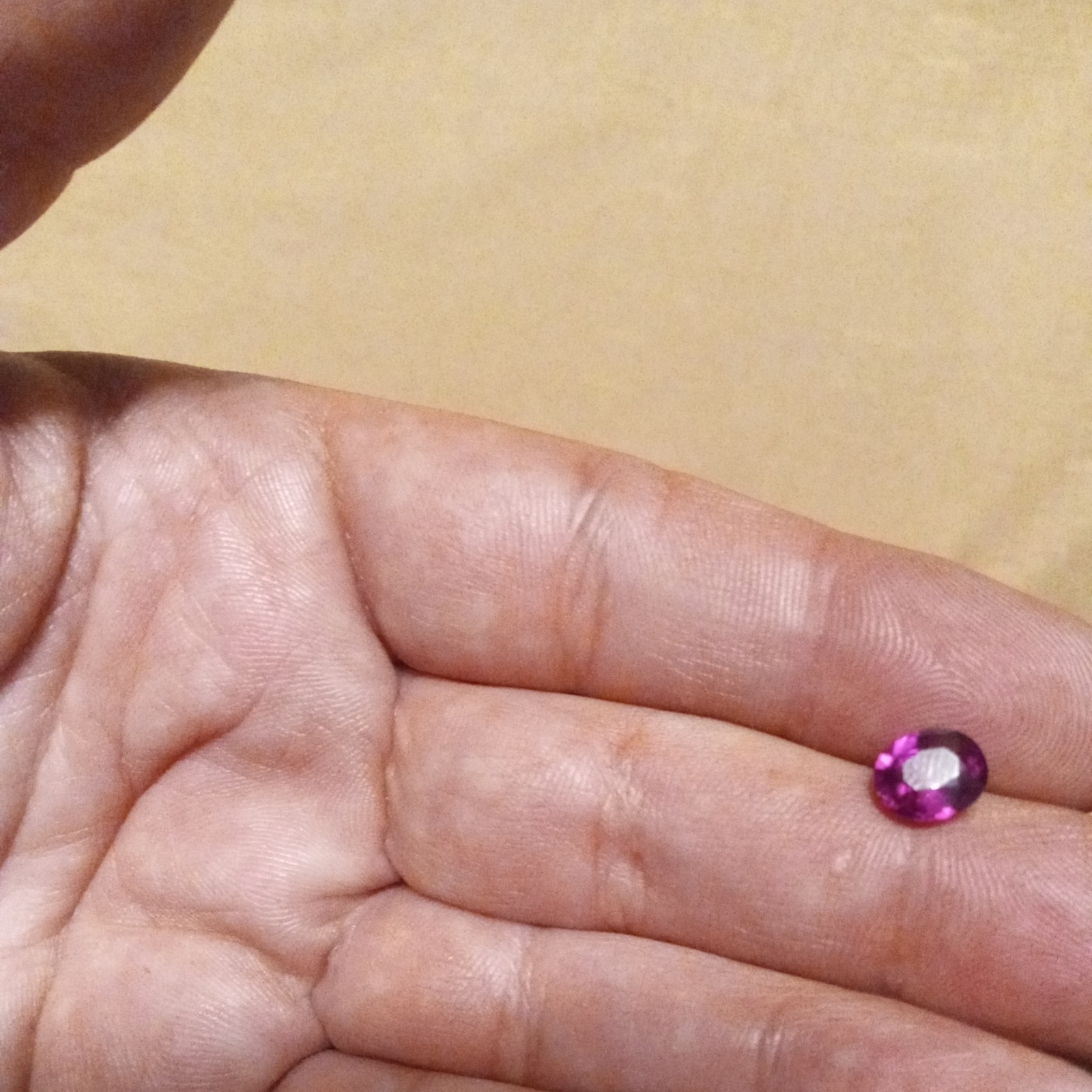 1.83 ct natural pinkish purple rhodolite Garnet oval shaped beautiful