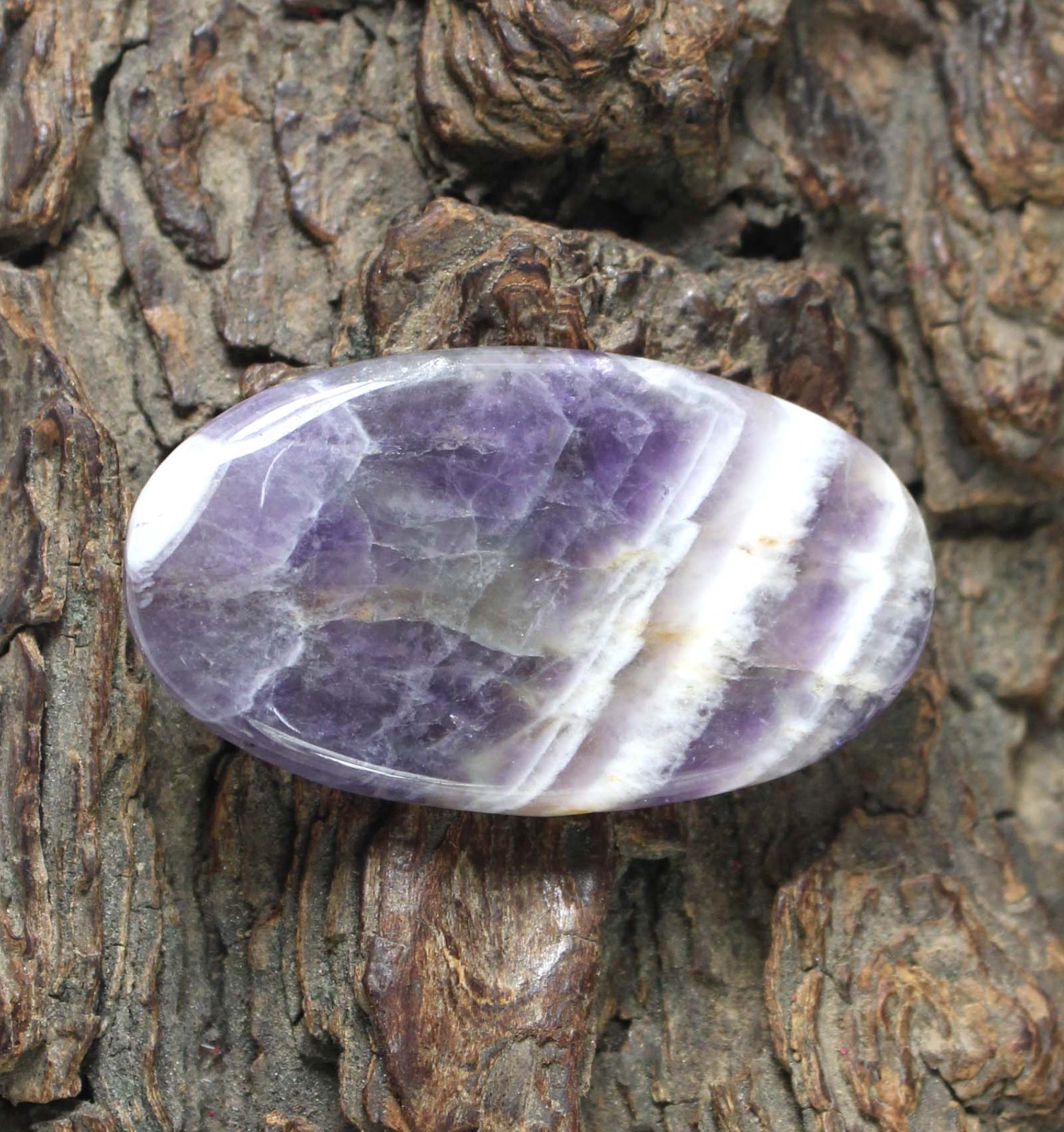 Brazilian Natural Violet Amethyst 40.55 Ct/42 mm Oval Gemstone Certified T38123