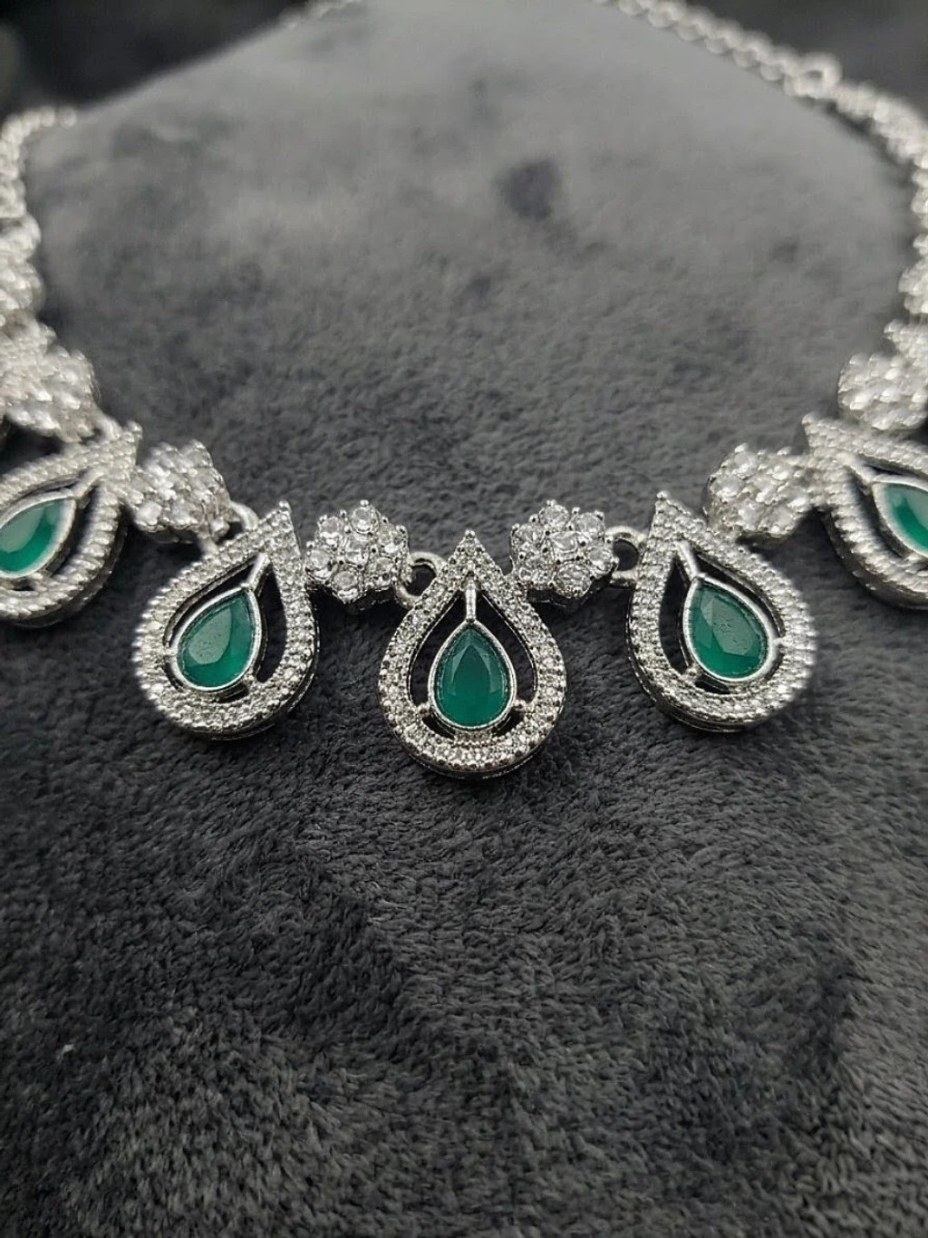 Elegant Emerald Green Necklace Sparkle Style Every Occasion lab created stone