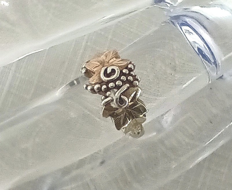 Landstrom’s Sterling Silver 12k Black Hills Gold Leaves Ring Size 5.25