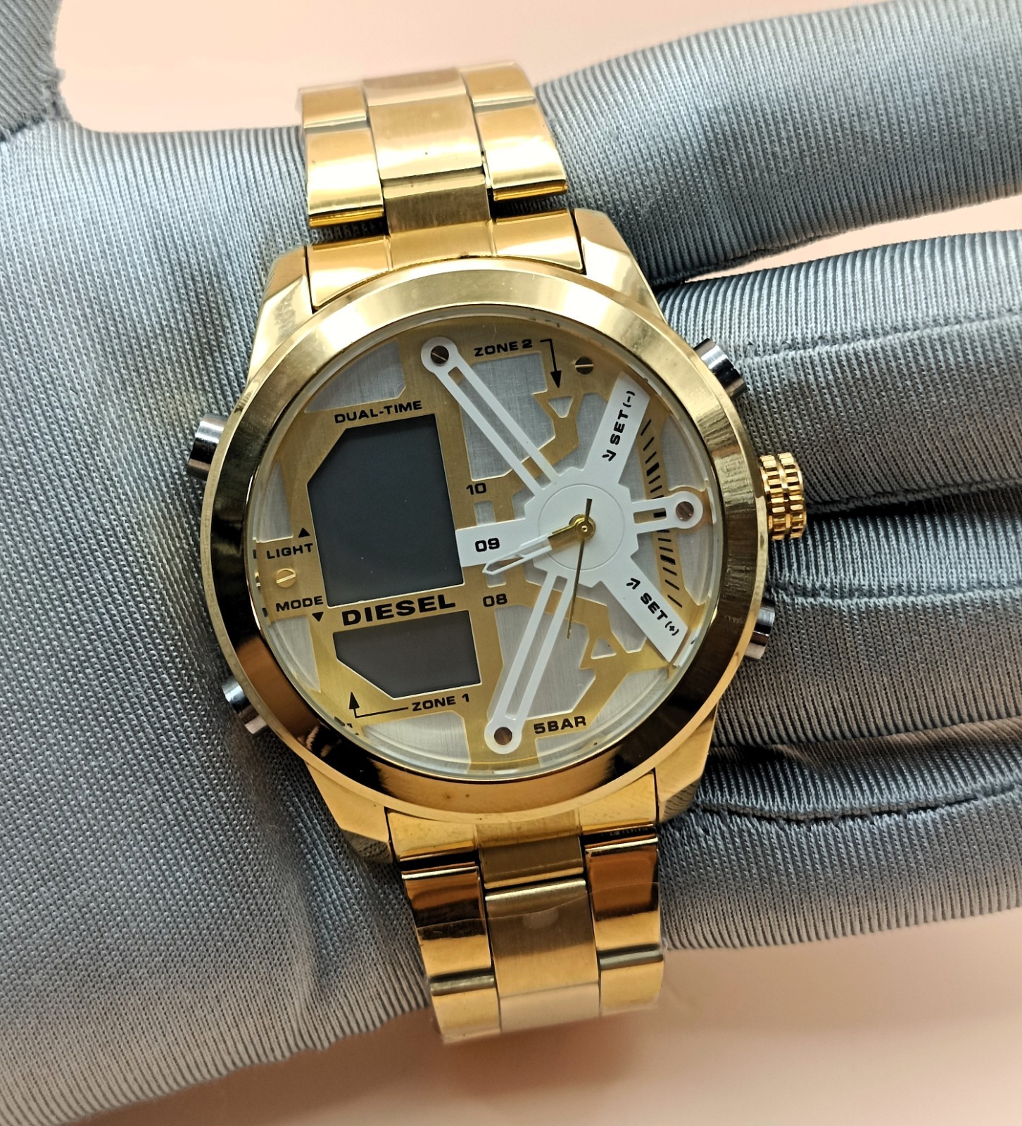 Amazing Diesel 5 Bar Analog & Digital Display Refurbished Men’s Wrist Watch