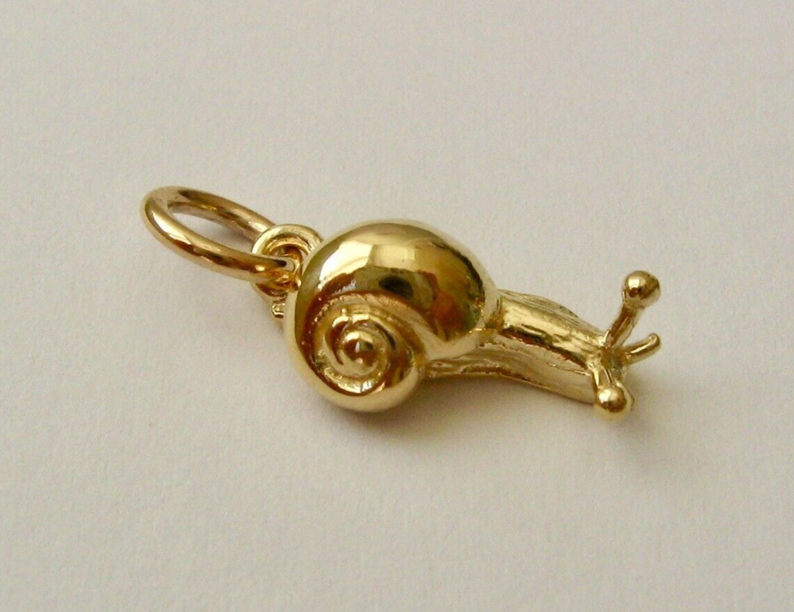 SOLID 9K 9ct Yellow Gold Snail Animal Charm Pendant