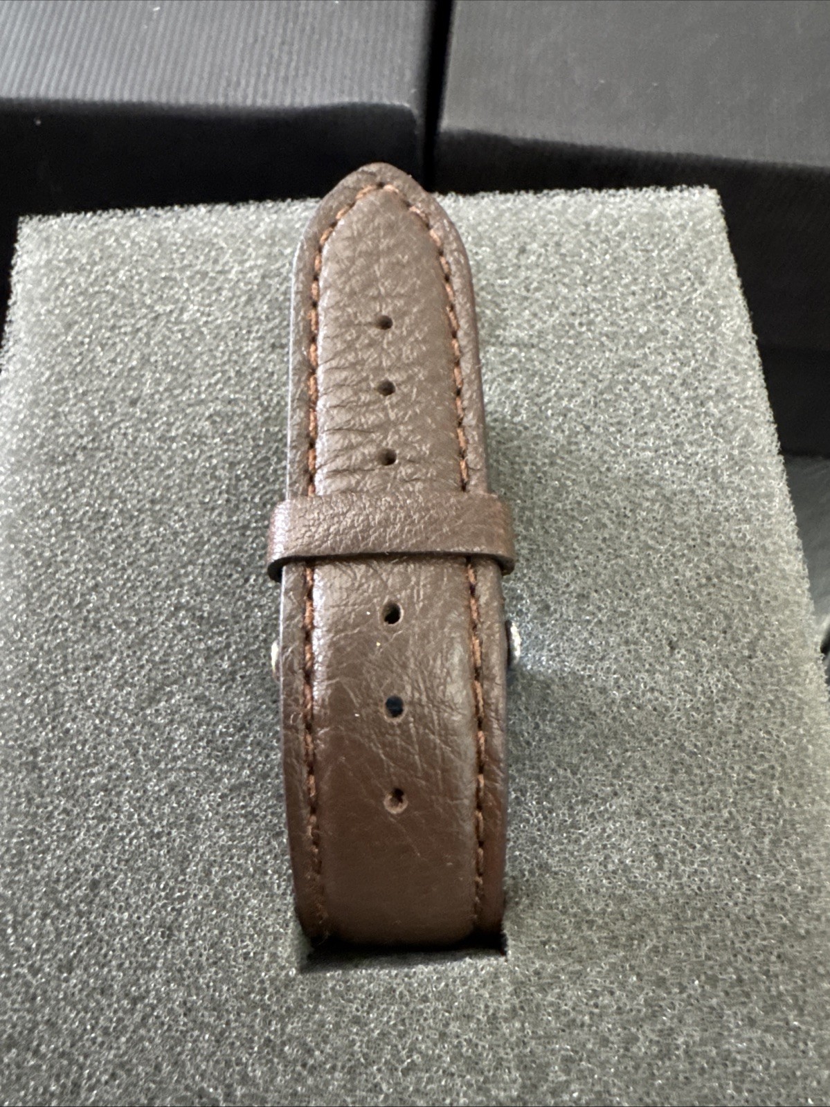 Vintage 90’s Swiss Army Men’s Garrison Watch Men’s Leather Band Watch 241083