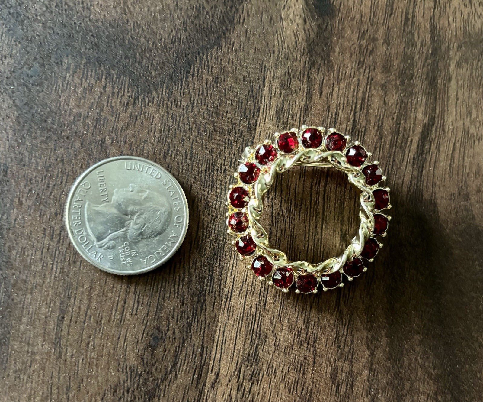 Gold Tone Red Round Rhinestone Circle Wreath Brooch Pin Prong Set