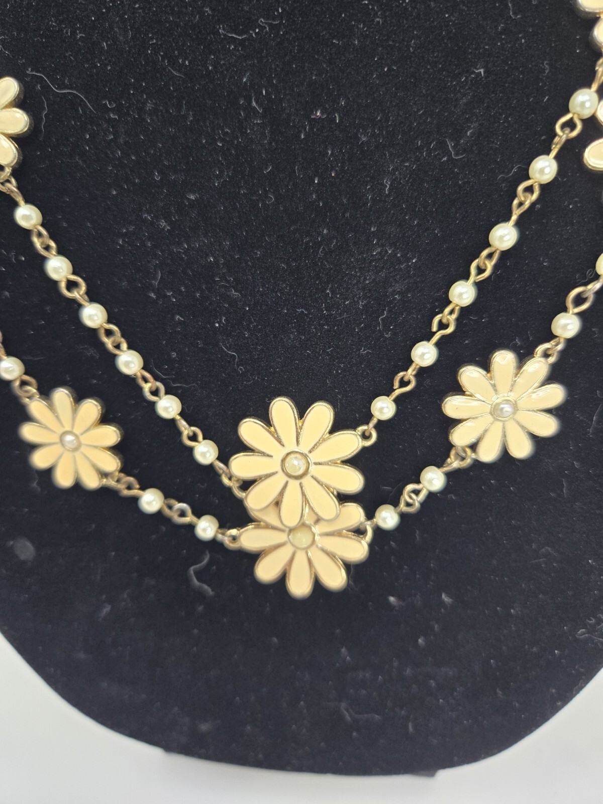 Vintage Flower Daisy Statement Necklace Metal w/Faux Pearl Yellow Gold Tone 18″