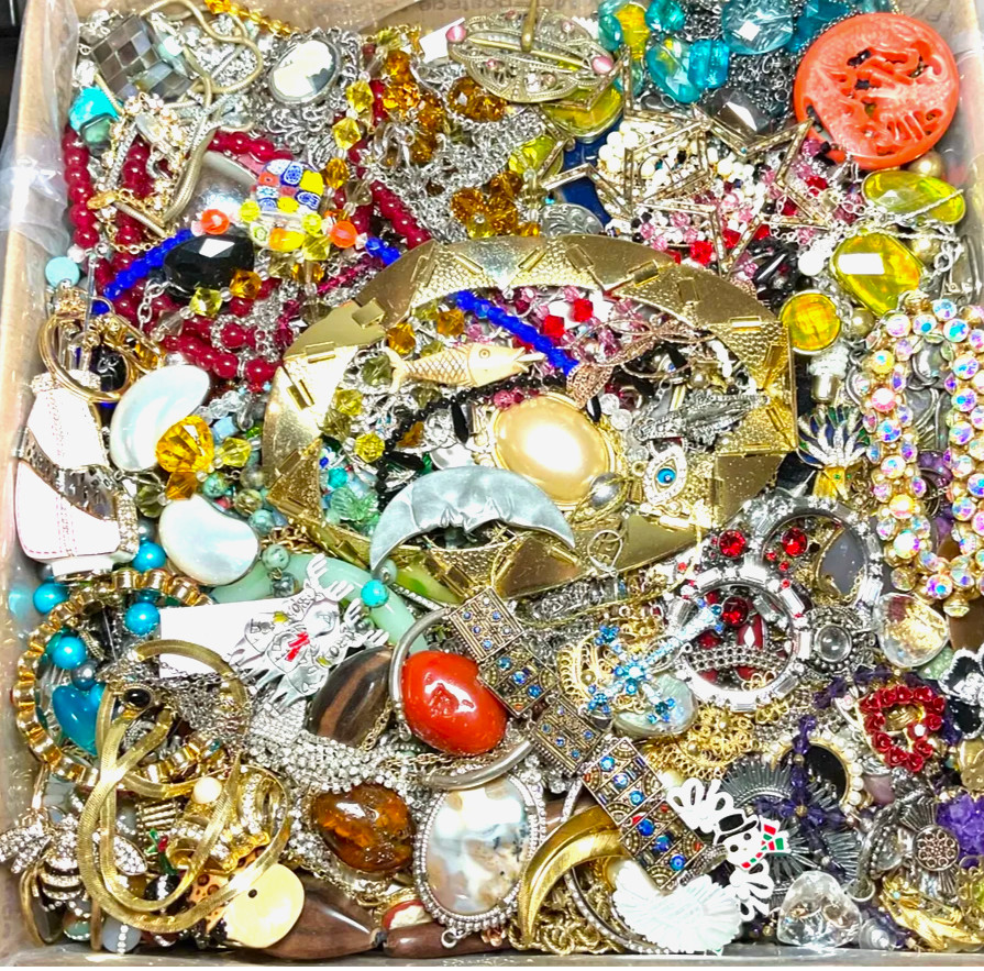 HUGE 20 Pounds Untested Jewelry Lot Vintage Mod Junk Craft & Good Resell Mix In
