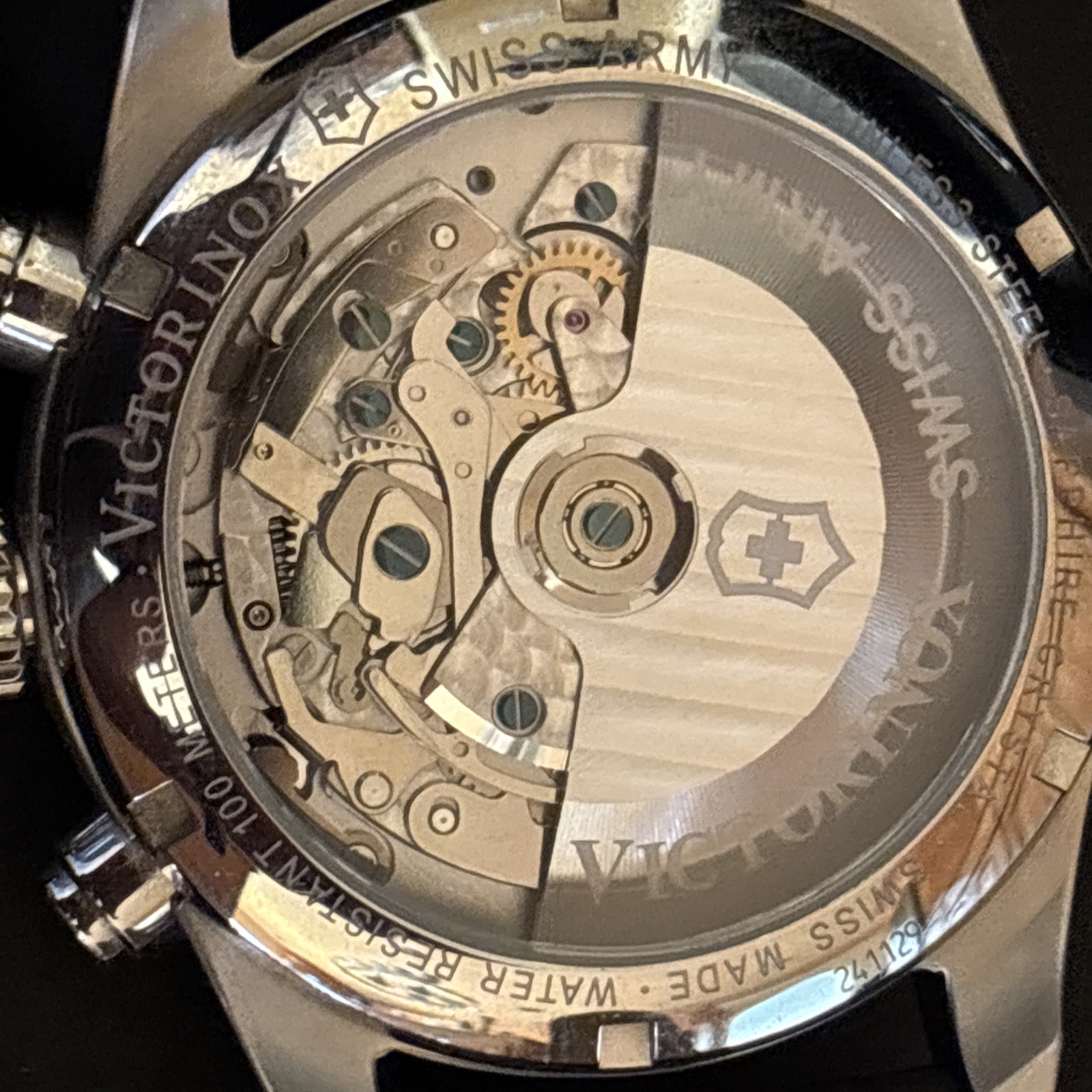 VICTORINOX SWISS ARMY AUTOMATIC MEN WATCH 241129 RARE LIMITED EDITION TIMEPIECE