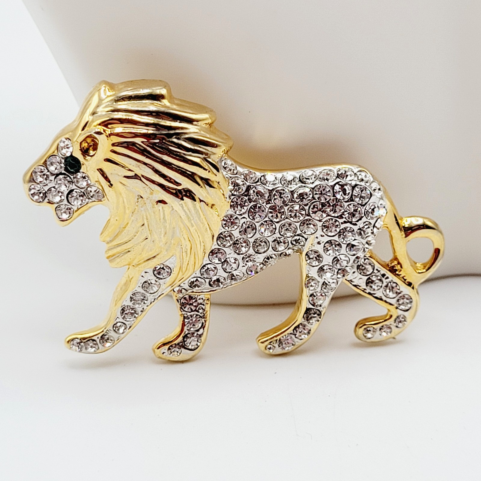 Lion Walking Curled Tail Green Eye Pave Sparkling Crystal Gold Tone Vtg Brooch