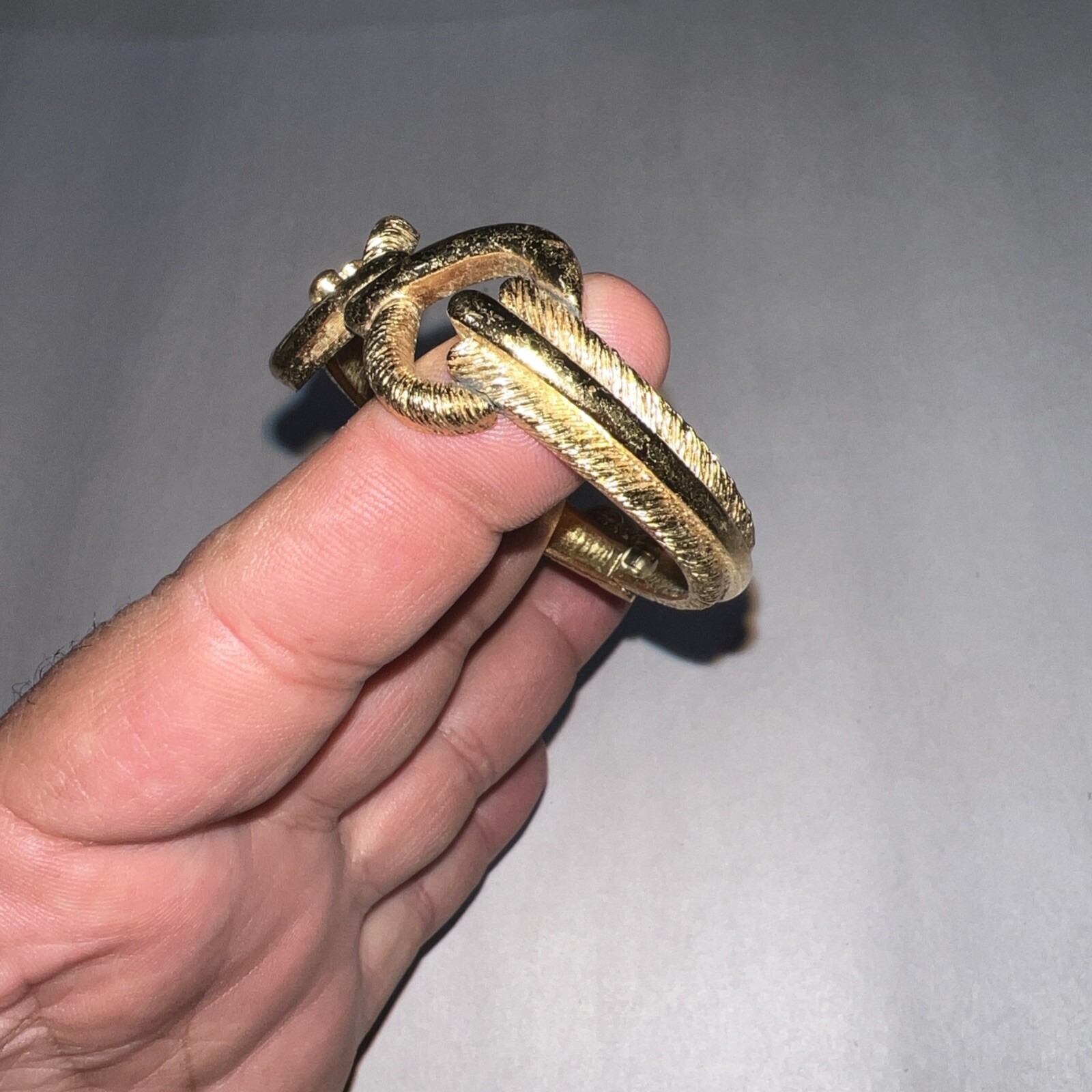 VTG Monet Gold Toned Shiny & Matte Bow Knot Bracelet Signed With Safety Chain