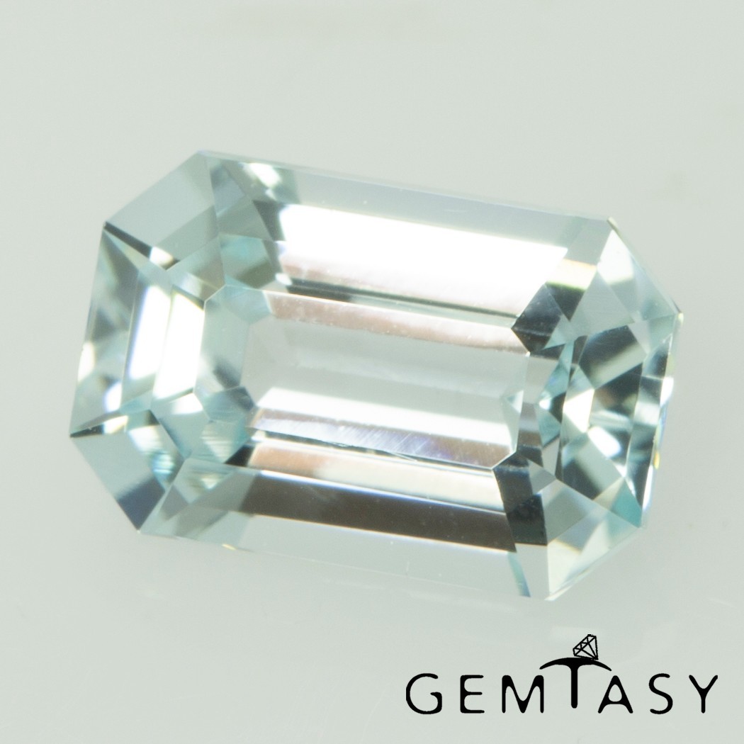 Cut stone – Aquamarine YAG Czochralski (Pulled) lab grown 6x4mm 0.74-0.96ct