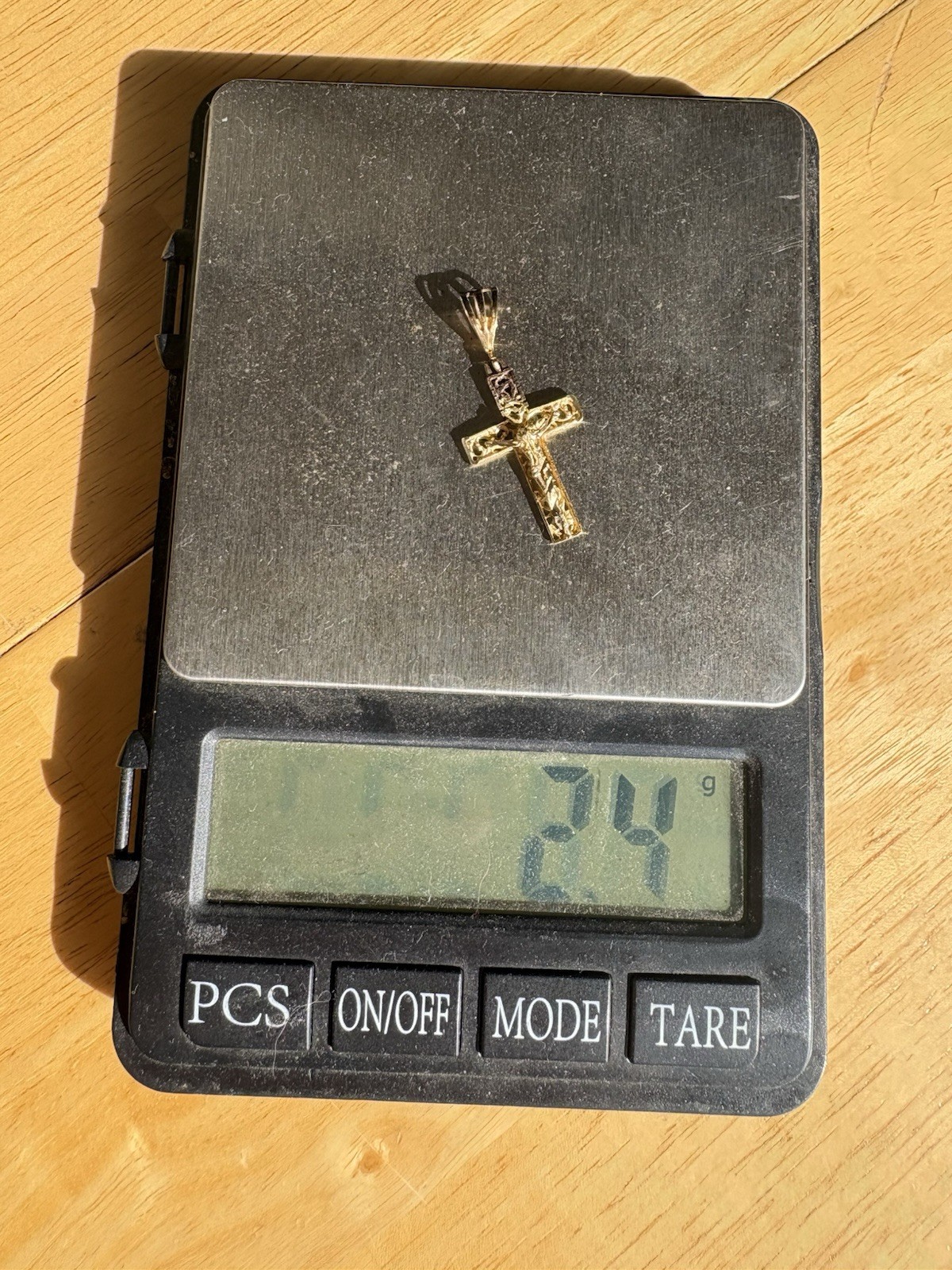 10K Yellow Gold Crucifix Cross Jesus Pendant Intricate Tarnished – 2.4 Grams