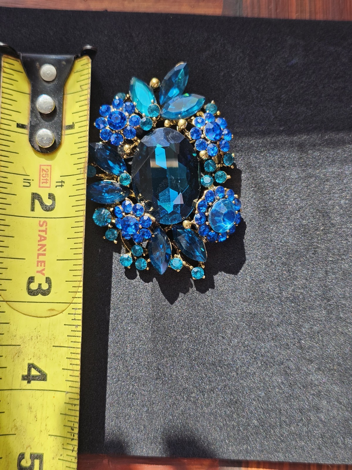 Large Brooch/Pendant Rhinestones Shades Of Blues Sparkling Bling Fashion Jewelry