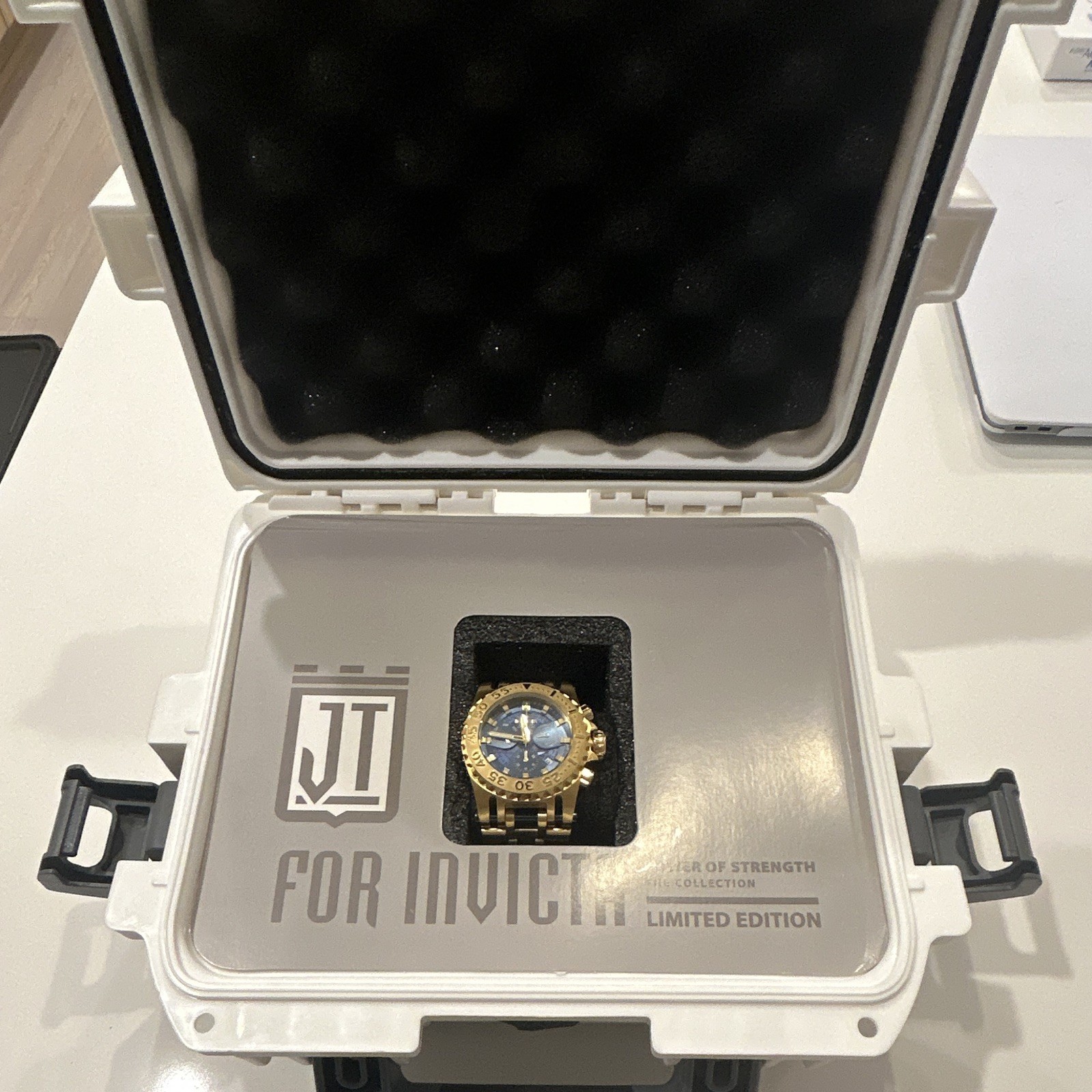 Invicta Jason Taylor 26417 Limited Edition 173/999 Swiss Chronograph Blue Dial