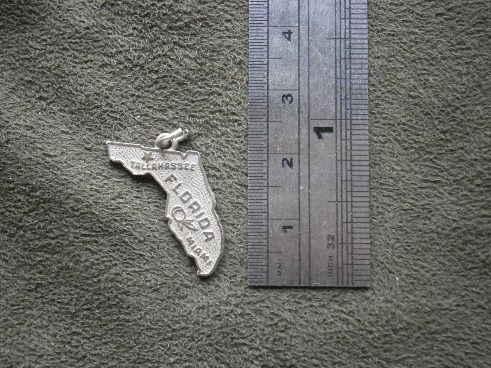 Kinney Florida Outline Map Vintage Sterling Silver Travel Charm Pendant 1.8g