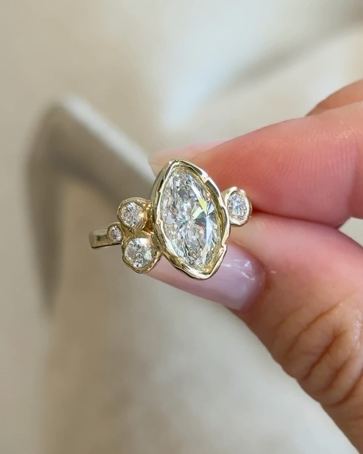 Unique & Modern 3.18ct Marquise Cut Lab Grown Diamond Ring Solid 18K Yellow Gold
