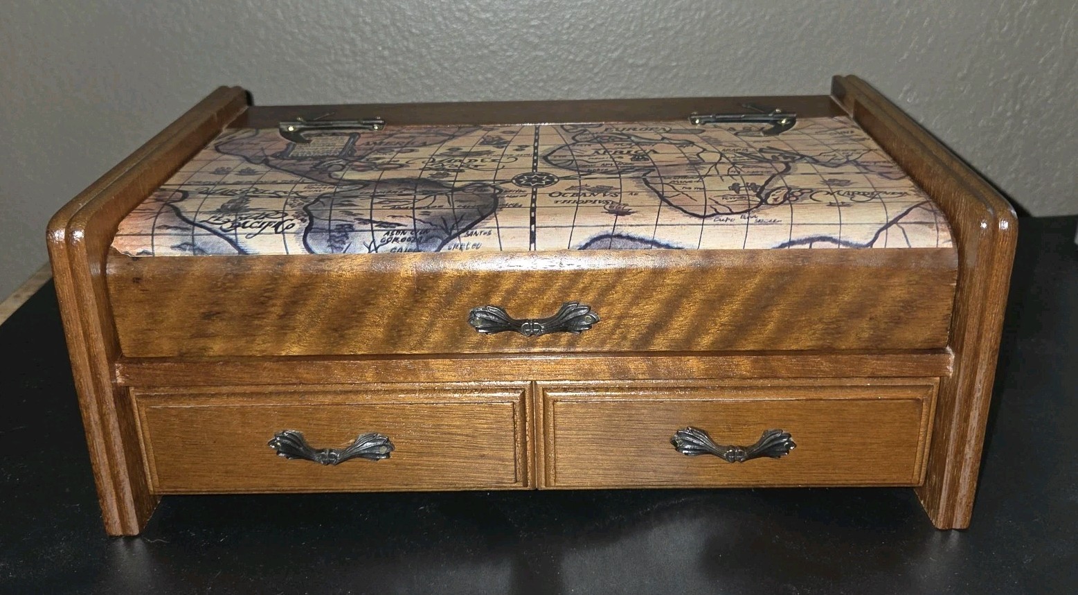Vintage Wooden Valet Storage Box W/ Lid And 1 Drawer, World Map – Travel Themed