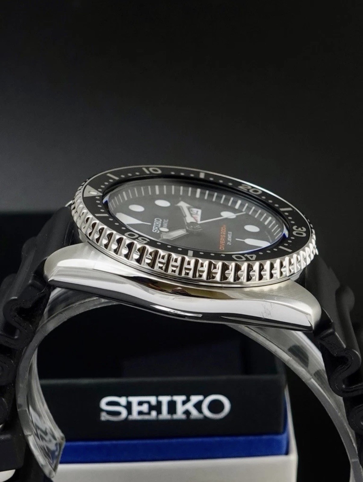 Seiko SKX007J1 – Brand New – Full Set – New jubilee Bracelet Included