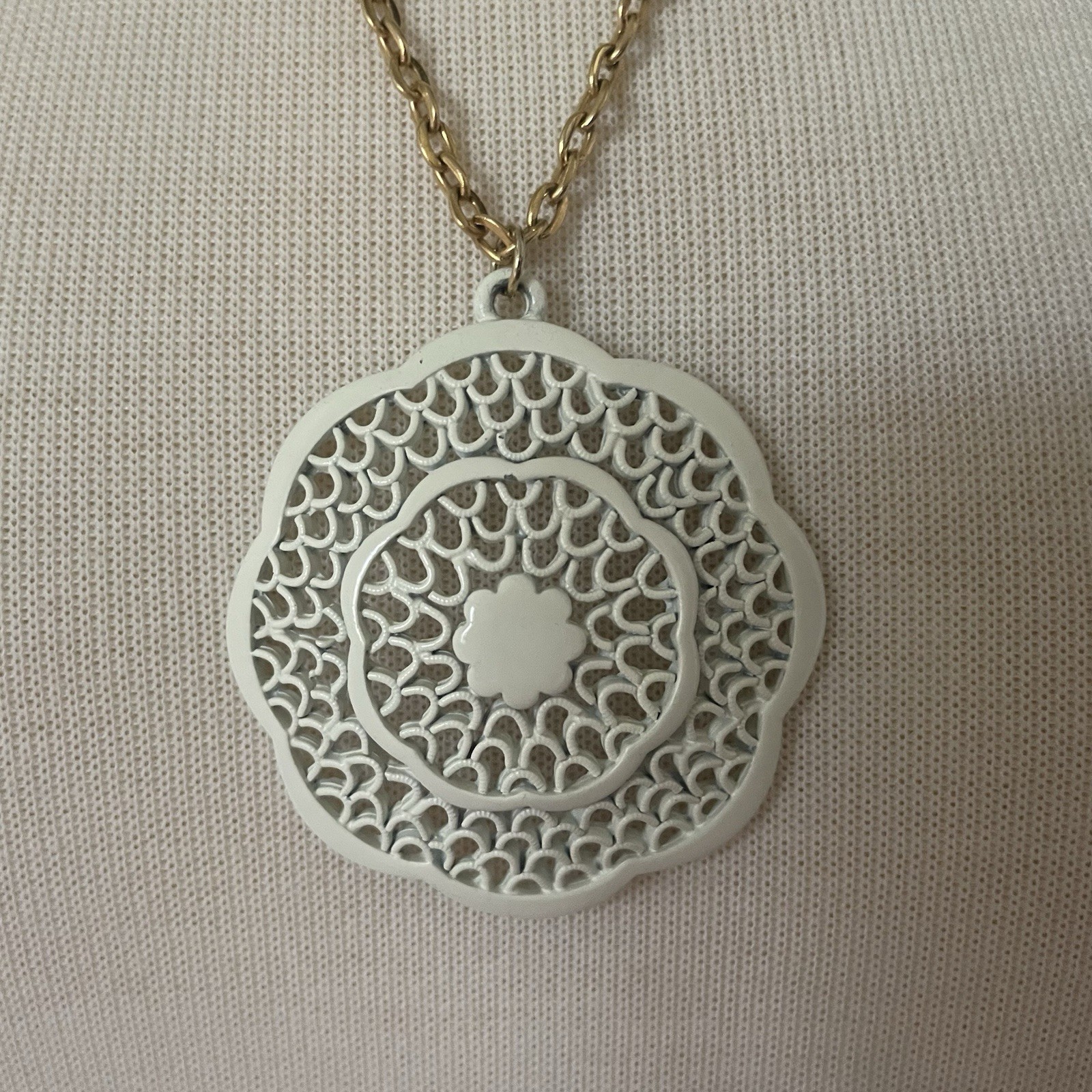 Vintage Large Round White Filigree Statement Pendant Gold Tone Necklace