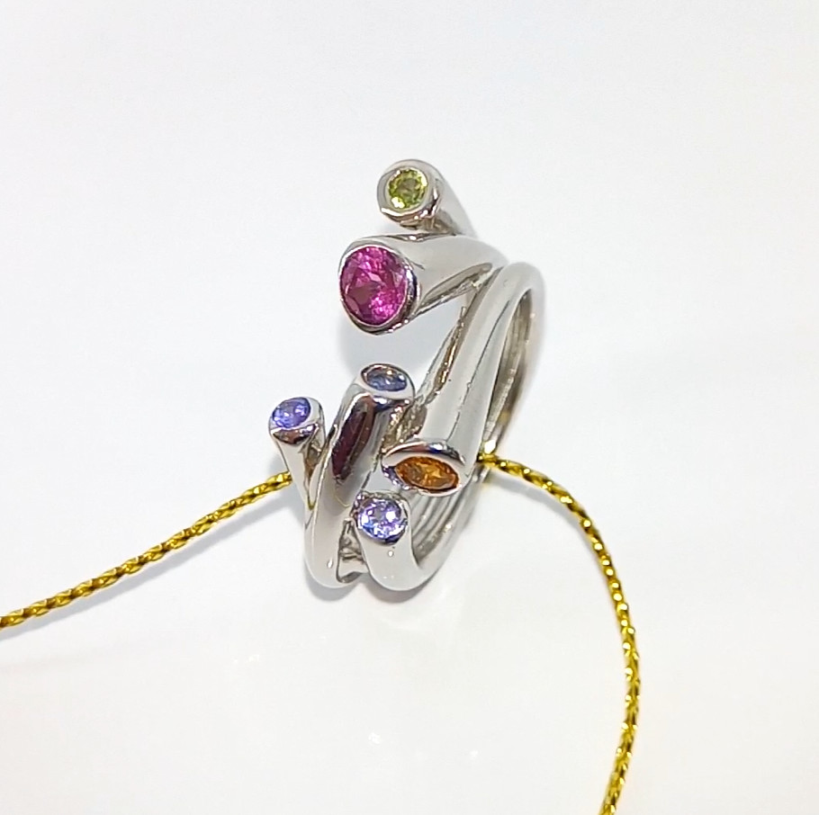 🔥🔥🔥Exquisite Sea Flower RING with Rhodolite, Tanzanite, Citrine & Peridot – Size 17